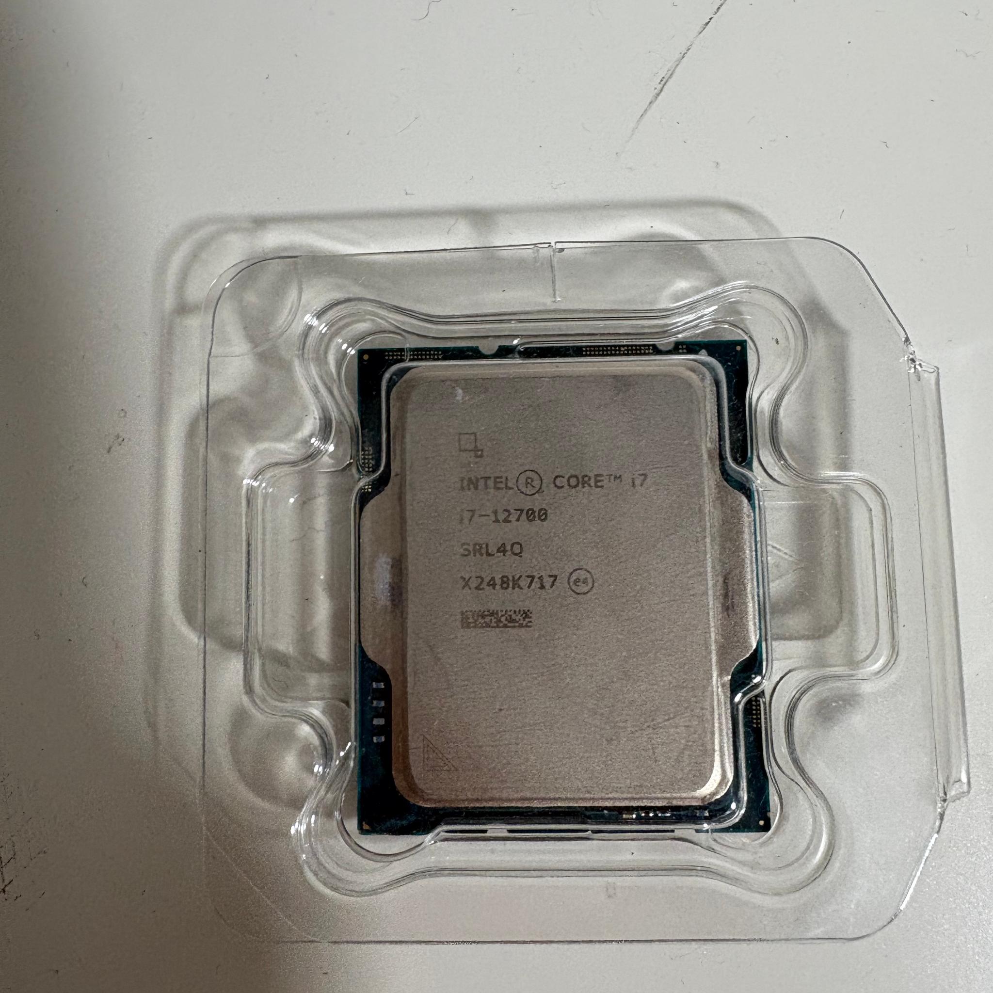 Intel Core i7-12700