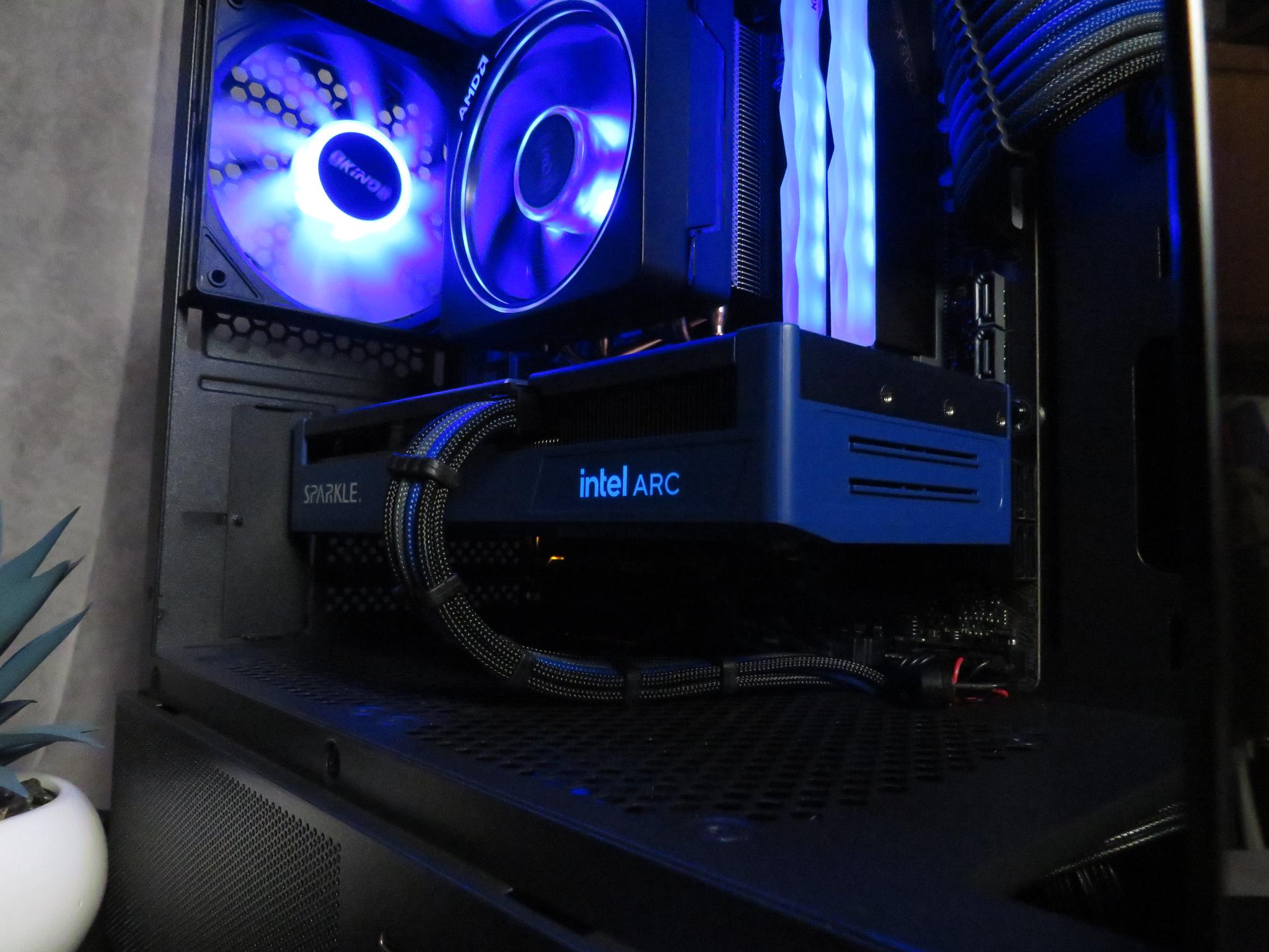 Intel Arc Gaming: Ryzen 5 3600X + Sparkle Arc B570 + 16 GB DDR4 + 1 TB NVME