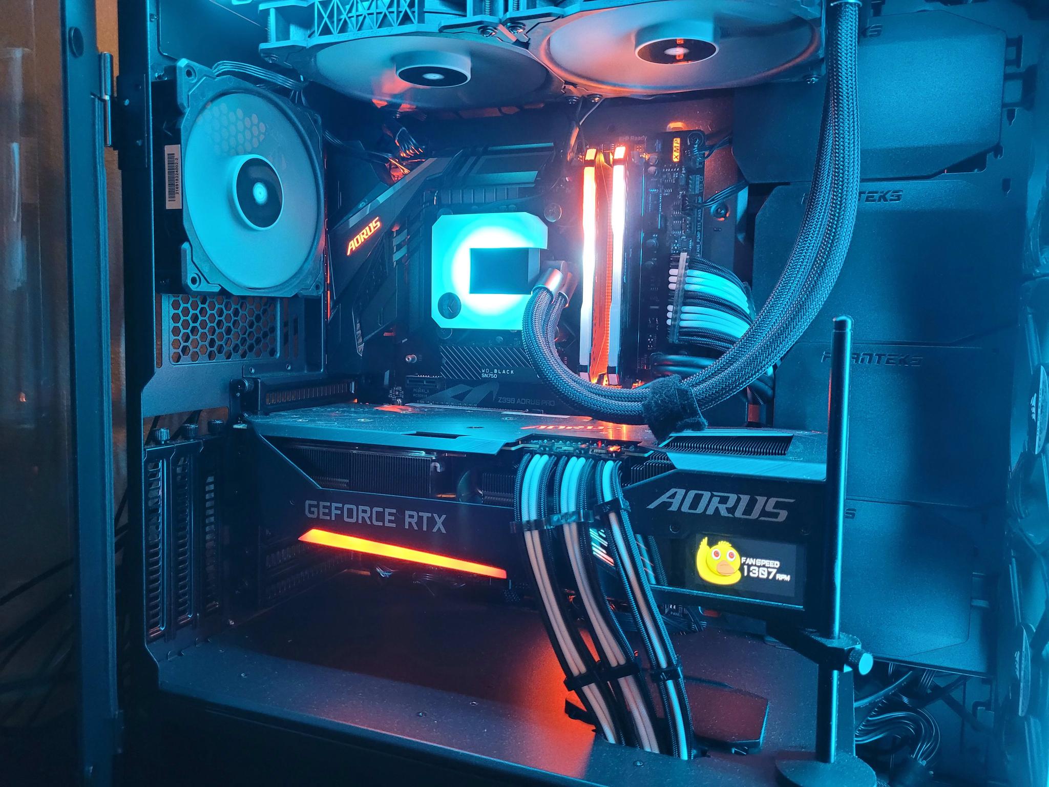 Gigabyte Aorus Master RTX 3070 Ti w/ LCD