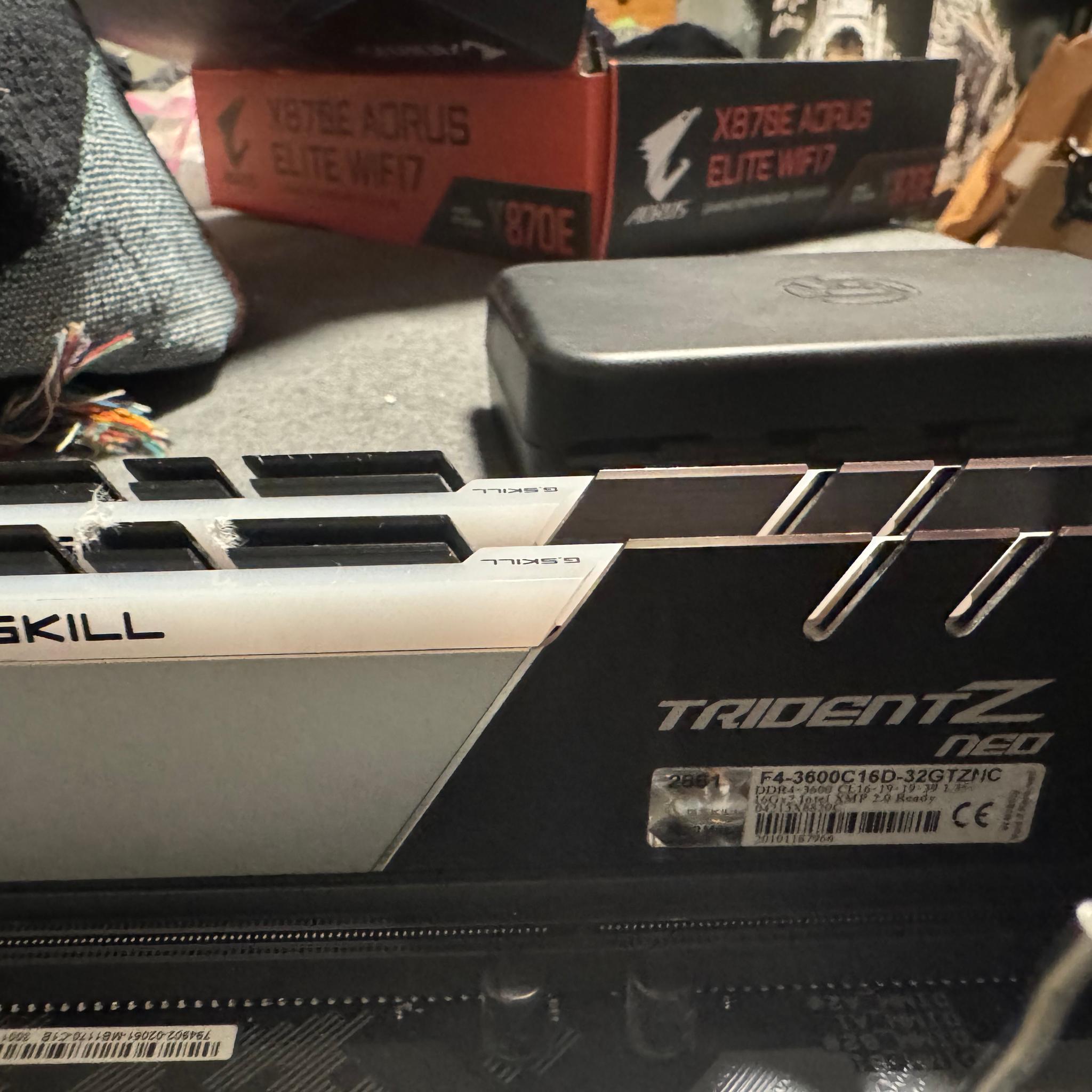 CPU/RAM/MOBO Bundle: 5800X3D 32GB DDR4-3600 X570 MB