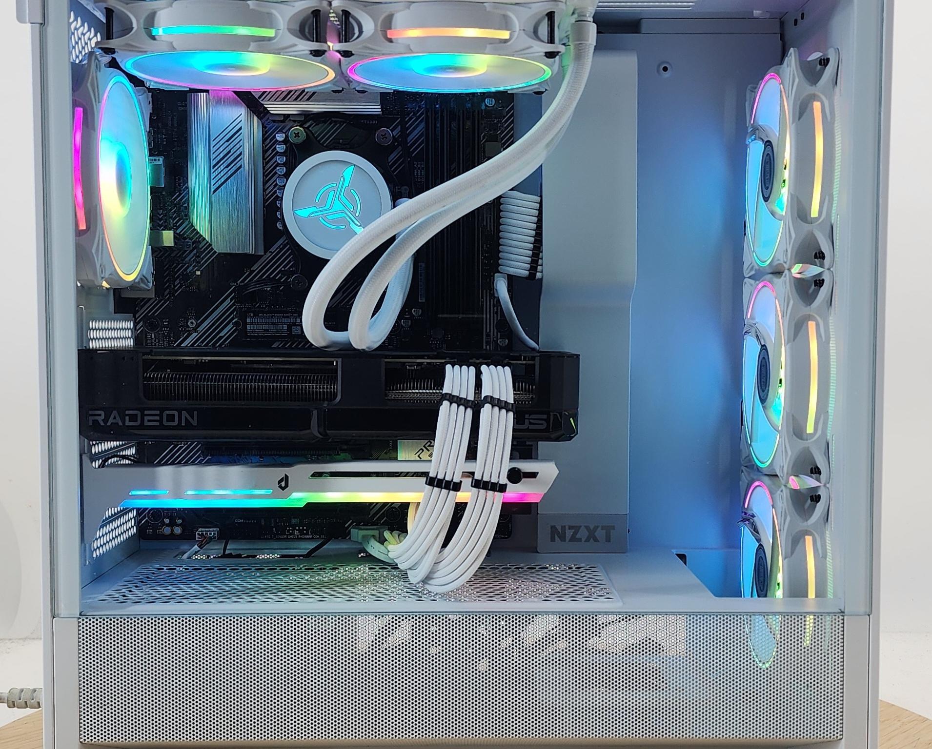 Gaming PC Ryzen 7 5700X 32GB RAM 1TB SSD RX 7700 XT 12GB Win11 PC