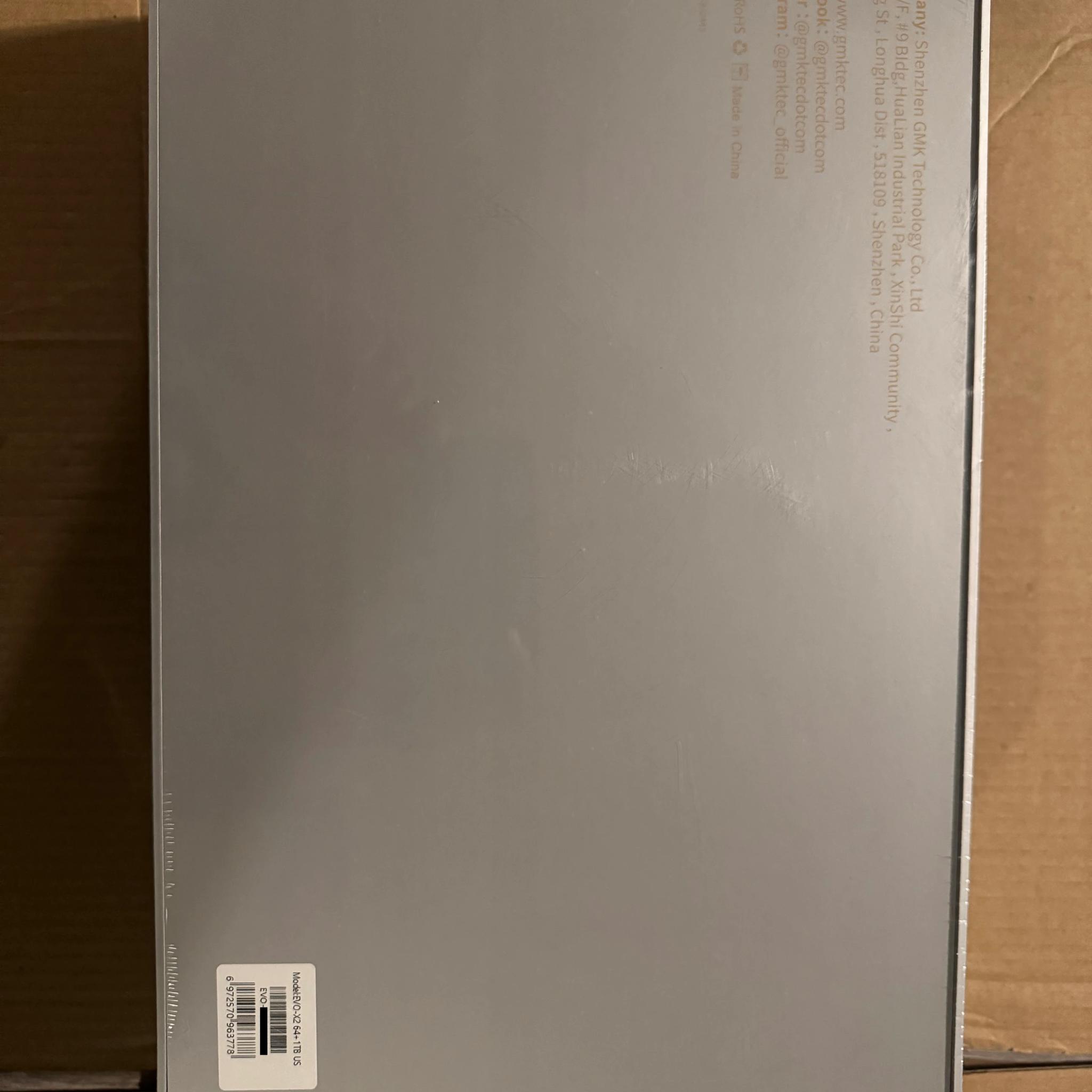 GMKtec EVO-X2 AI Mini PC - AMD Ryzen Al Max+ 395 - 64GB LPDDR5X 8000MHz - 1TB PCIe 4.0 SSD