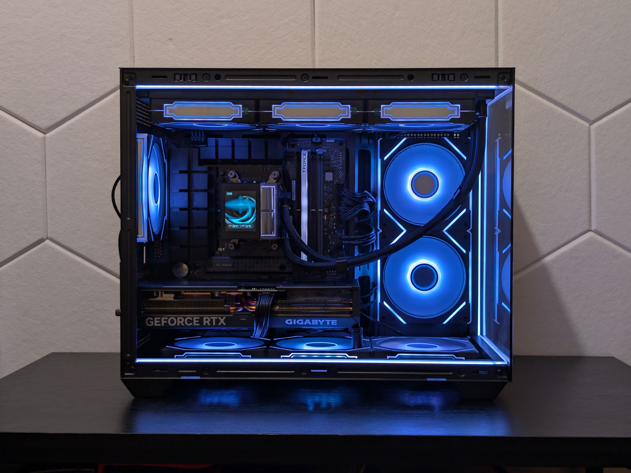 🔥🐃 4K Gaming Beast | RTX 4070Ti Super | Ryzen 7 7700X | 2TB SSD | 32GB RAM | WiFi 6 & BT 🐃🔥
