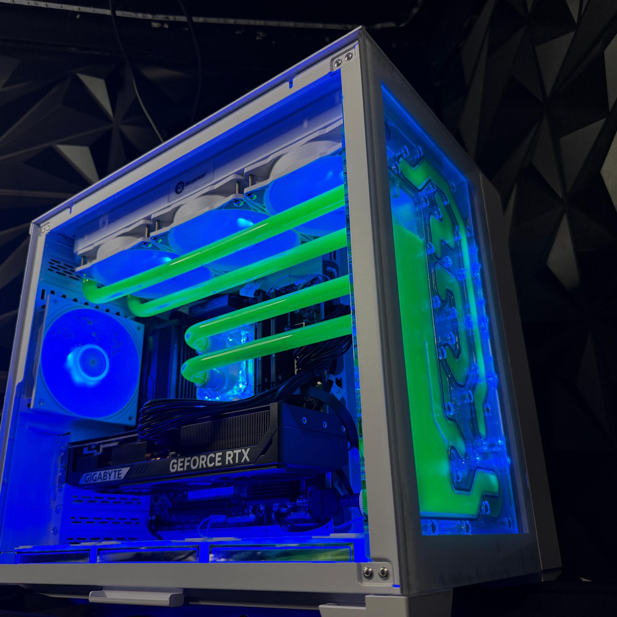 ☢️💚 GAMMA RAY 💚☢️7800X3D | RTX 5070| 2.25 TB NVMe| 32 GB DDR5| 850W Gold PSU