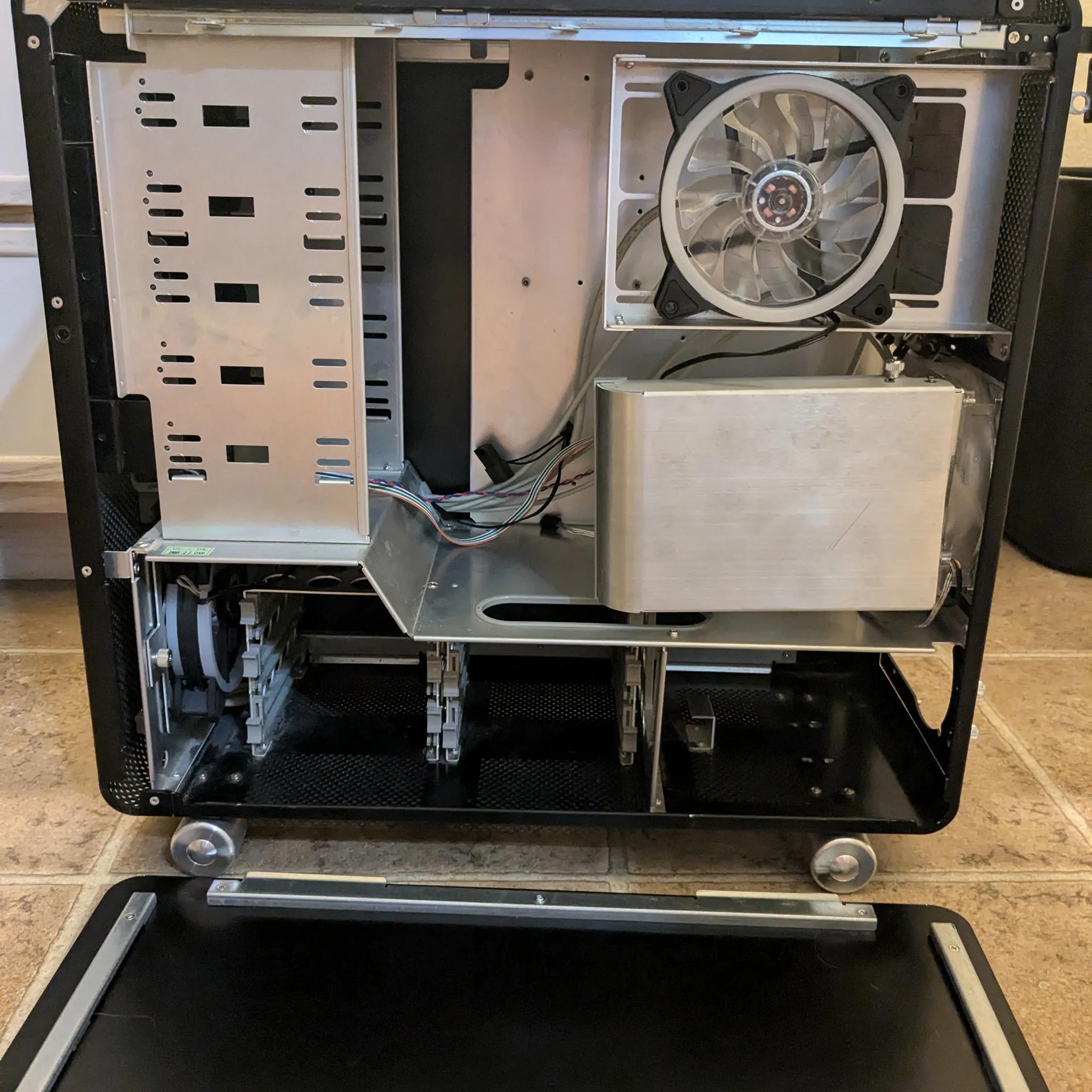 Lian Li V1000 Retro Mac Pro Hackintosh ATX Case