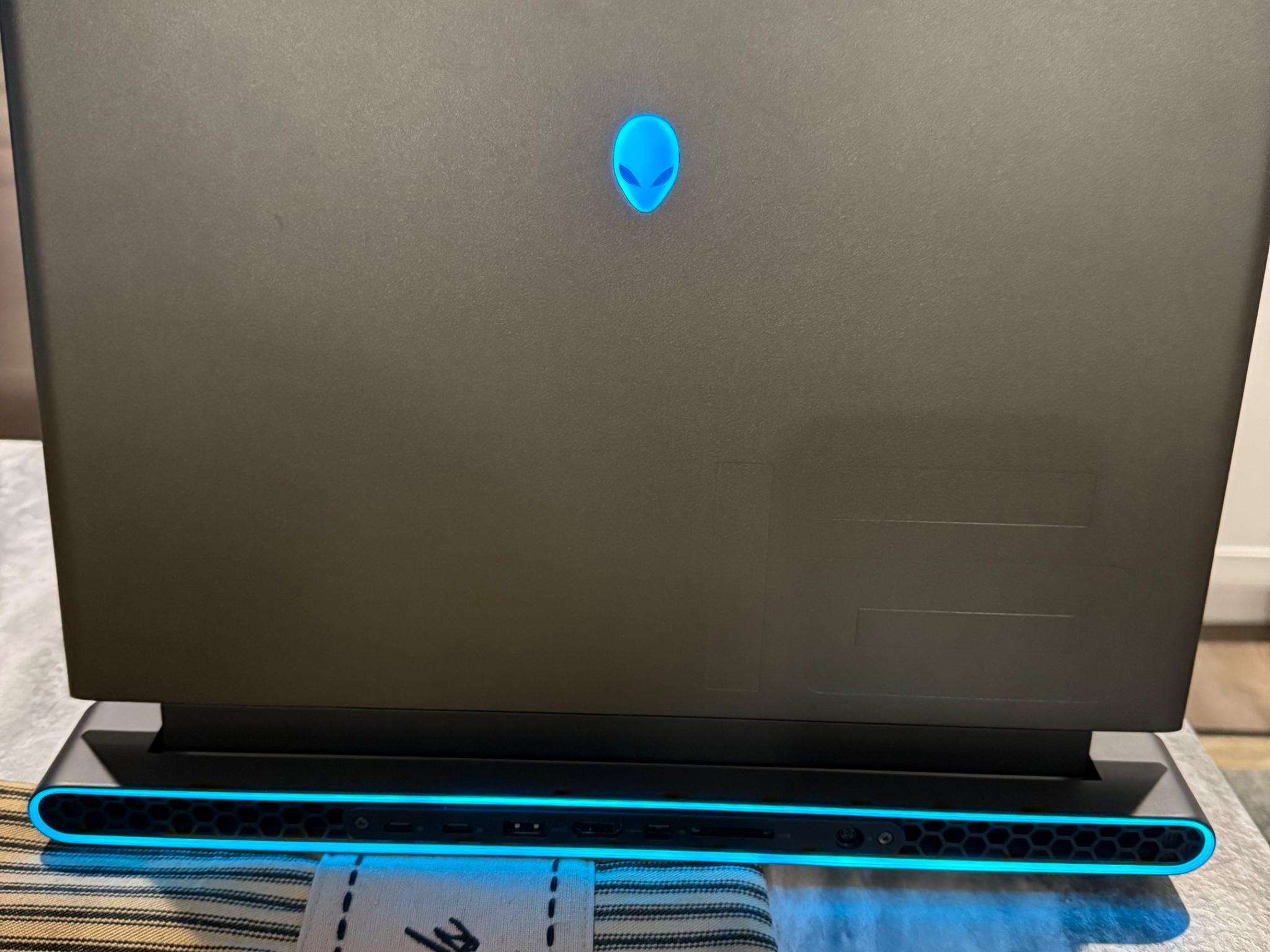 Alienware m16 QHD+ 1440p 240hz 4080 gaming laptop