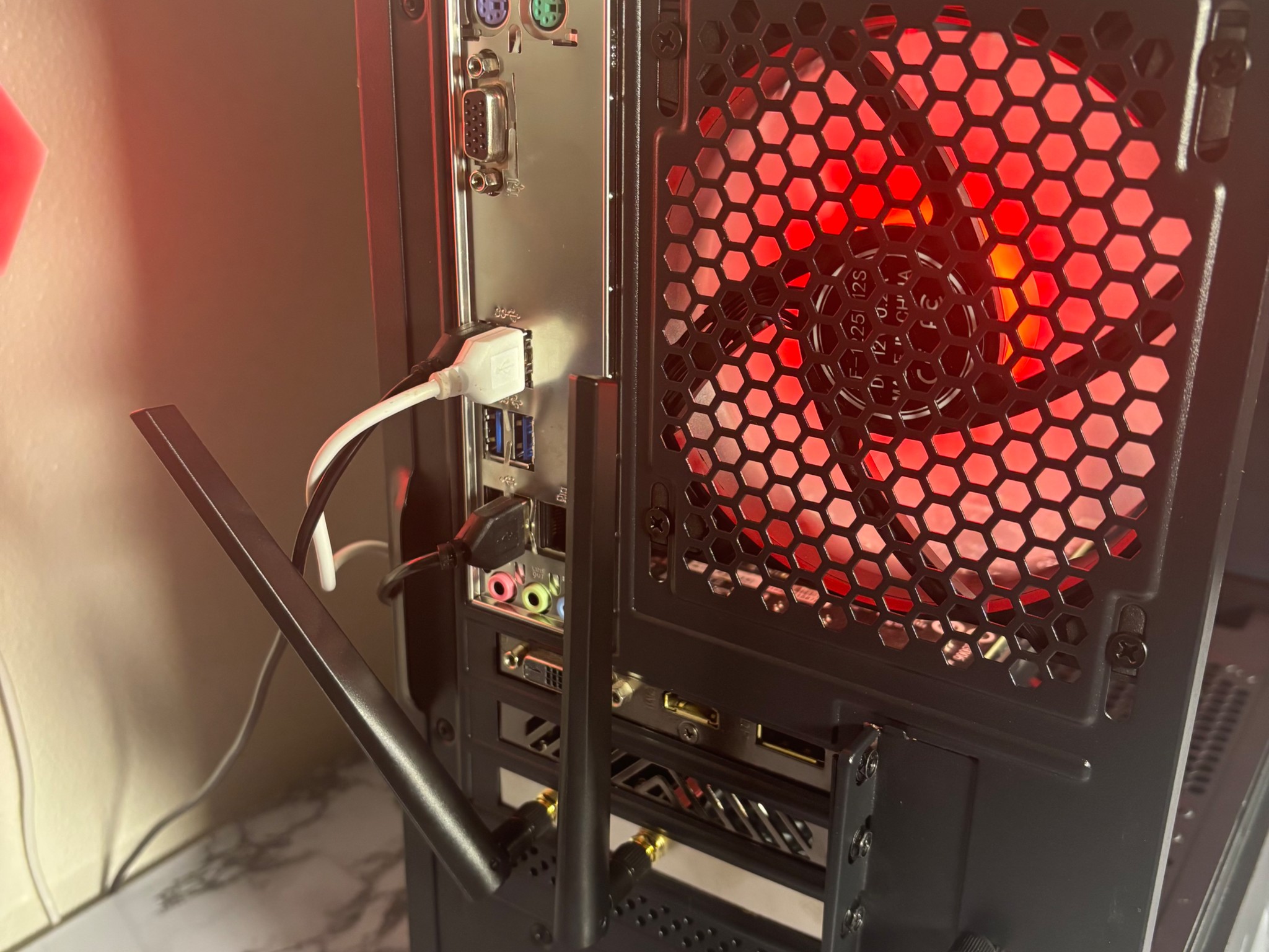 🔴⚫️ | Ryzen 5 1600 + GTX 1050Ti | 16GB | WiFi & BT INCLUDED