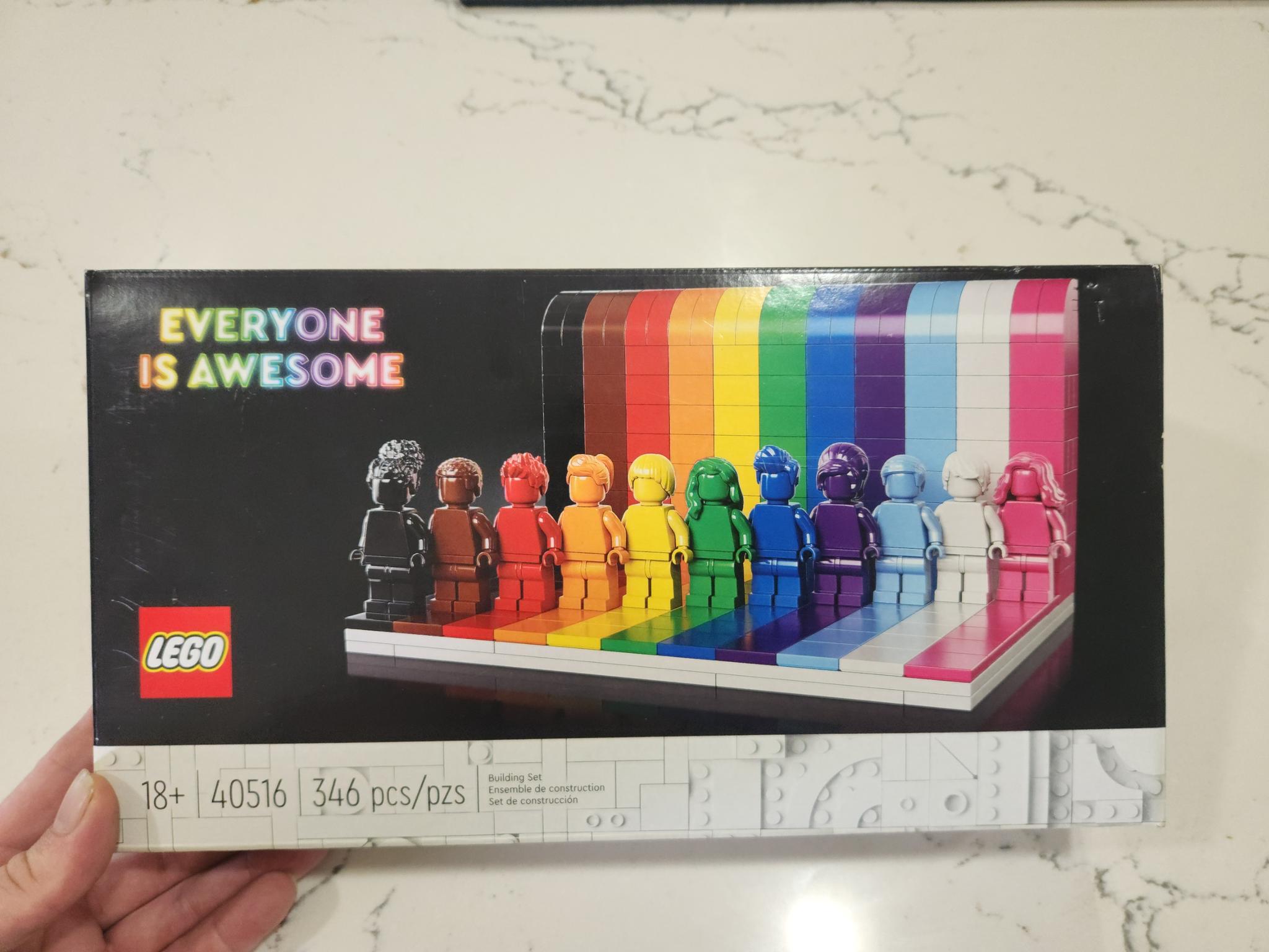LEGO EVERYONE IS AWESOME 40516 NEW IN BOX