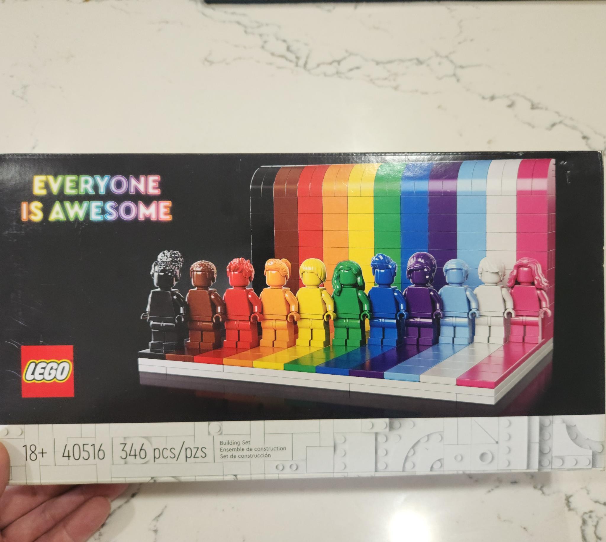 LEGO EVERYONE IS AWESOME 40516 NEW IN BOX