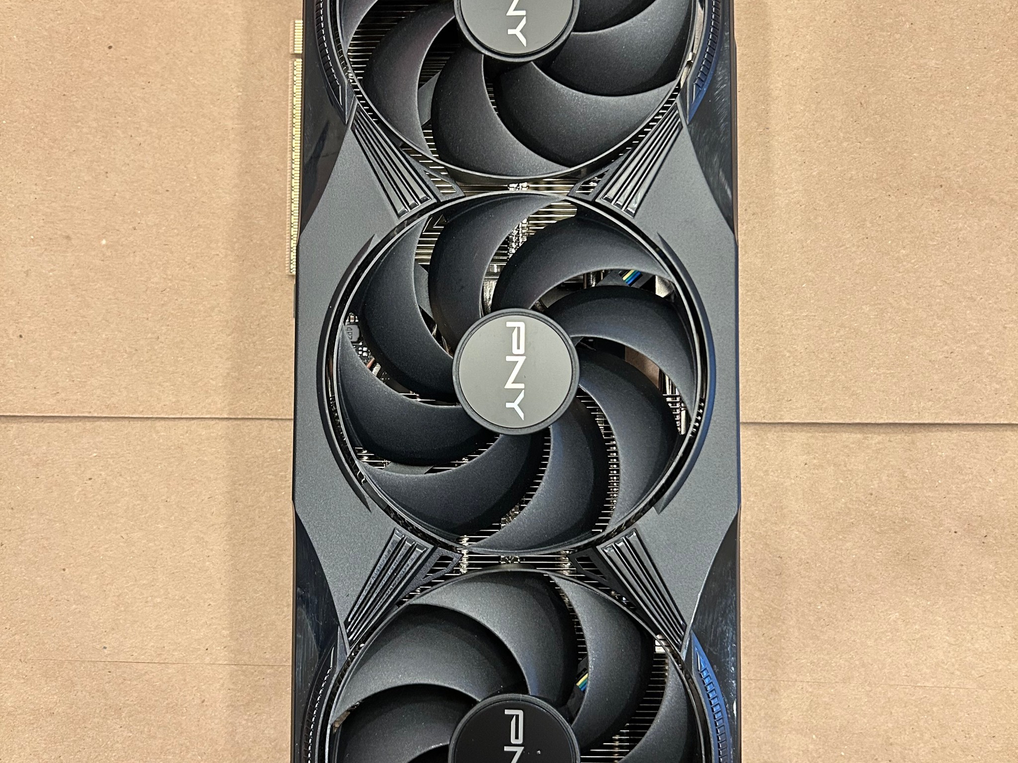 PNY GeForce RTX 5080 Triple Fan 16GB