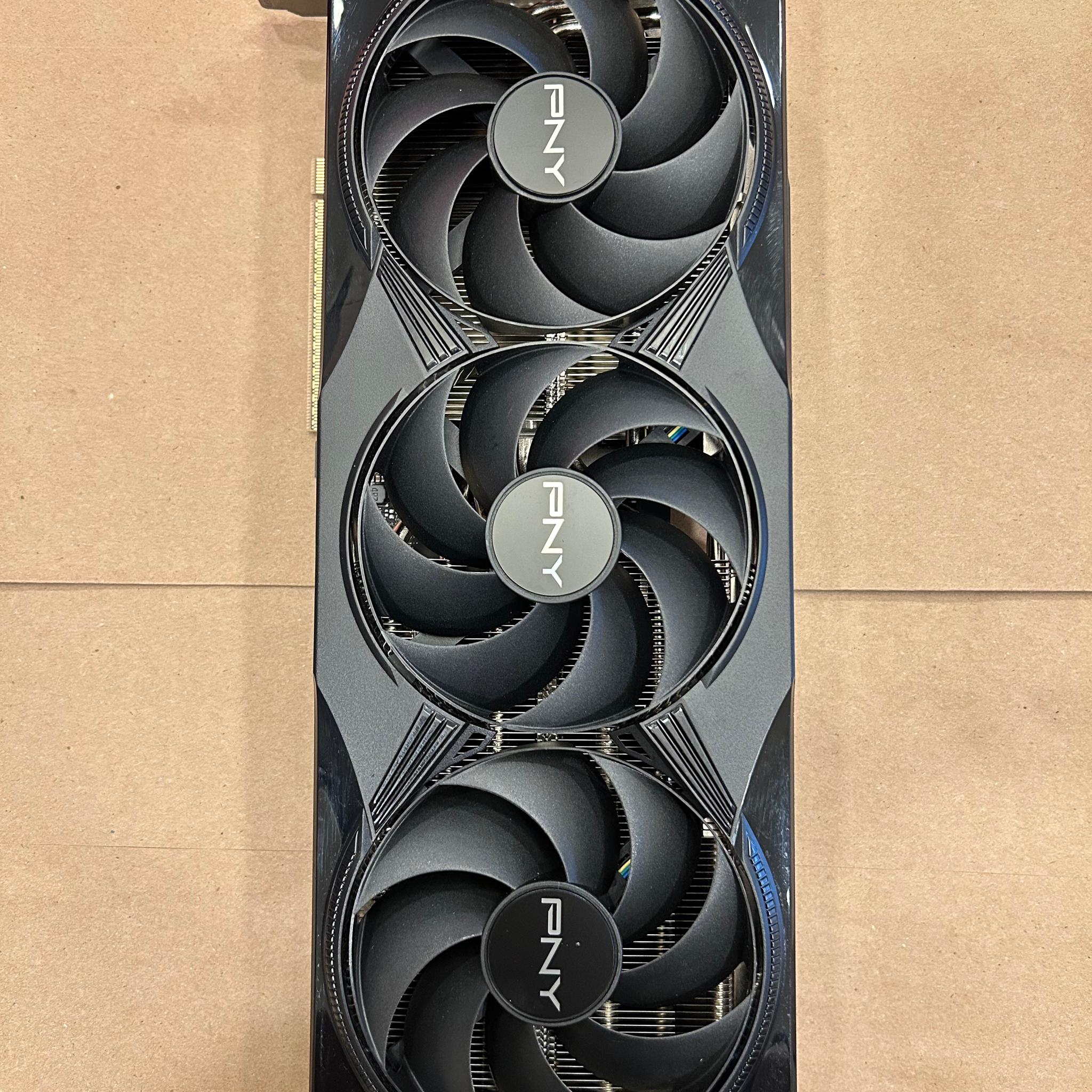 PNY GeForce RTX 5080 Triple Fan 16GB