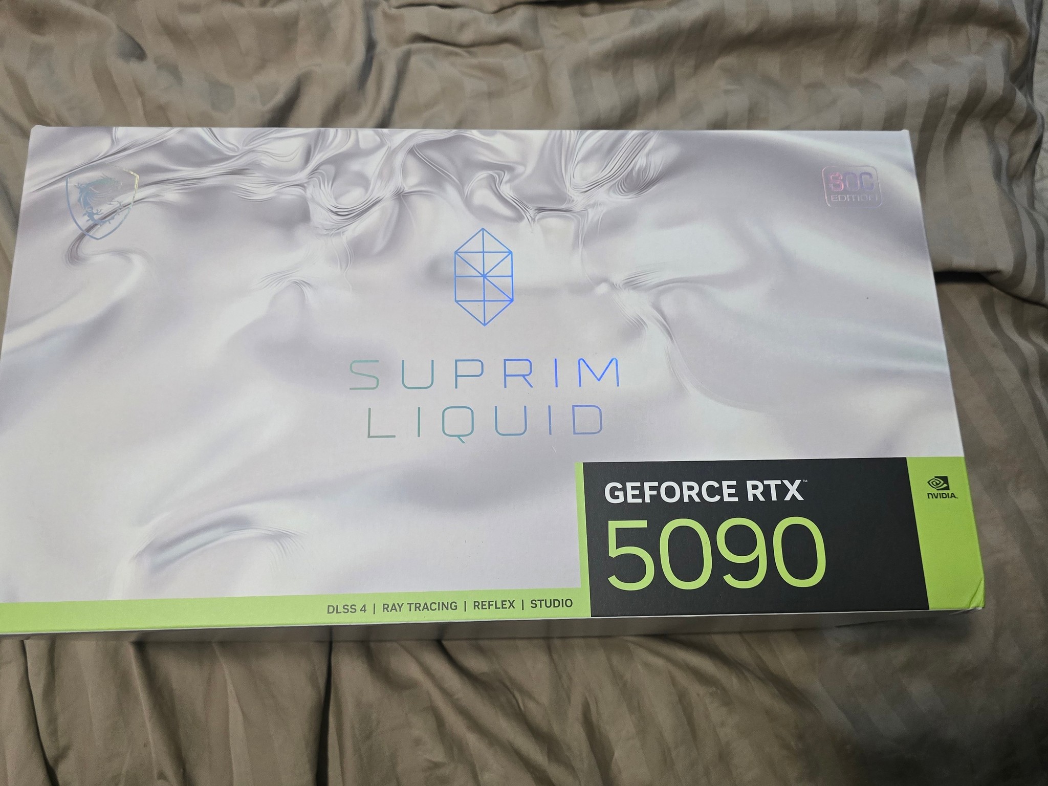 MSI GeForce RTX 5090 32G SUPRIM LIQUID SOC