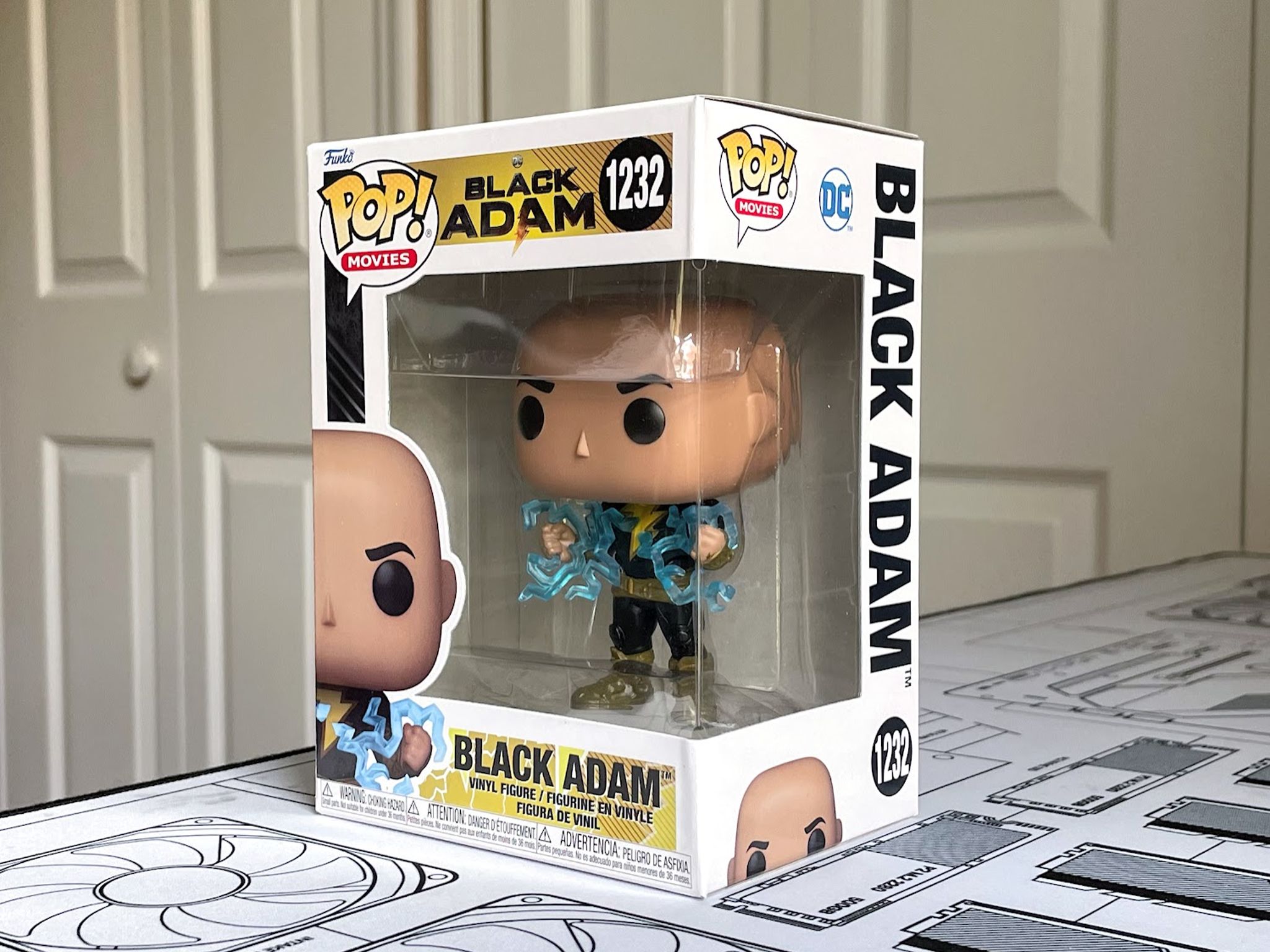 Funko Pop! Movies: Black Adam - Black Adam No Cape with Lighting Chest