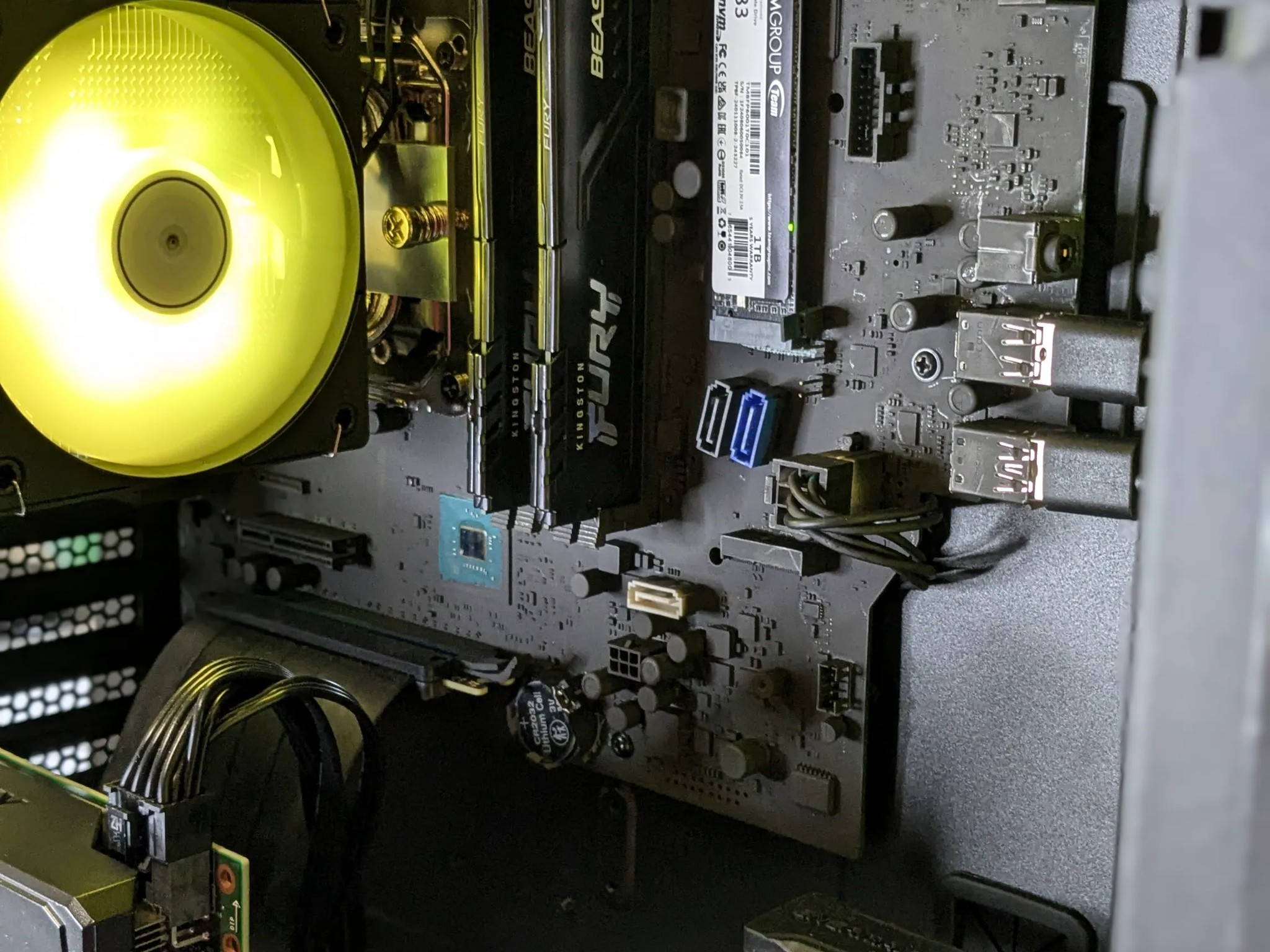 Hit (1080p Beast)🟣RTX 2060 Super⚫Intel I5-8600K@4.2GHz⚫16GB FURY/DDR4⚫1TB PCIE Gen3x4 SSD⚫Windows 11