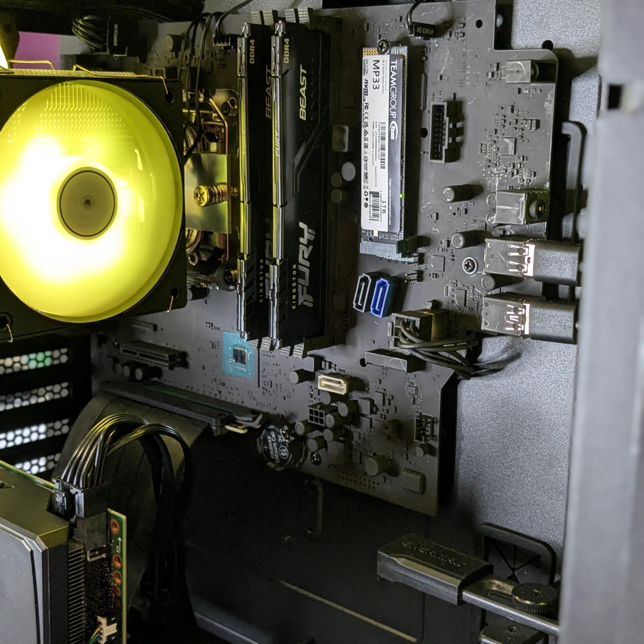 Hit (1080p Beast)🟣RTX 2060 Super⚫Intel I5-8600K@4.2GHz⚫16GB FURY/DDR4⚫1TB PCIE Gen3x4 SSD⚫Windows 11