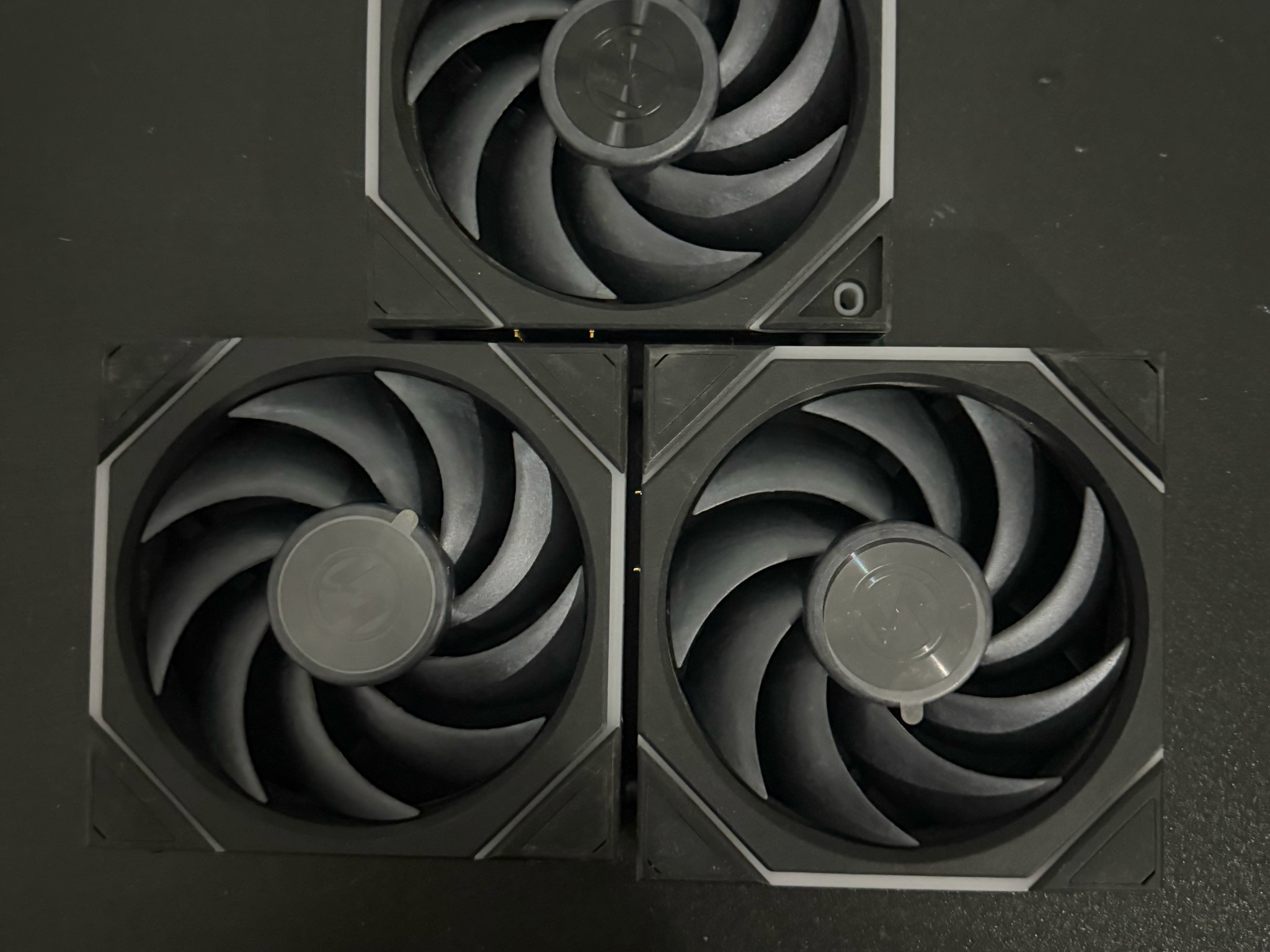 3x Lian Li UNI FAN TL Wireless Fans – Used
