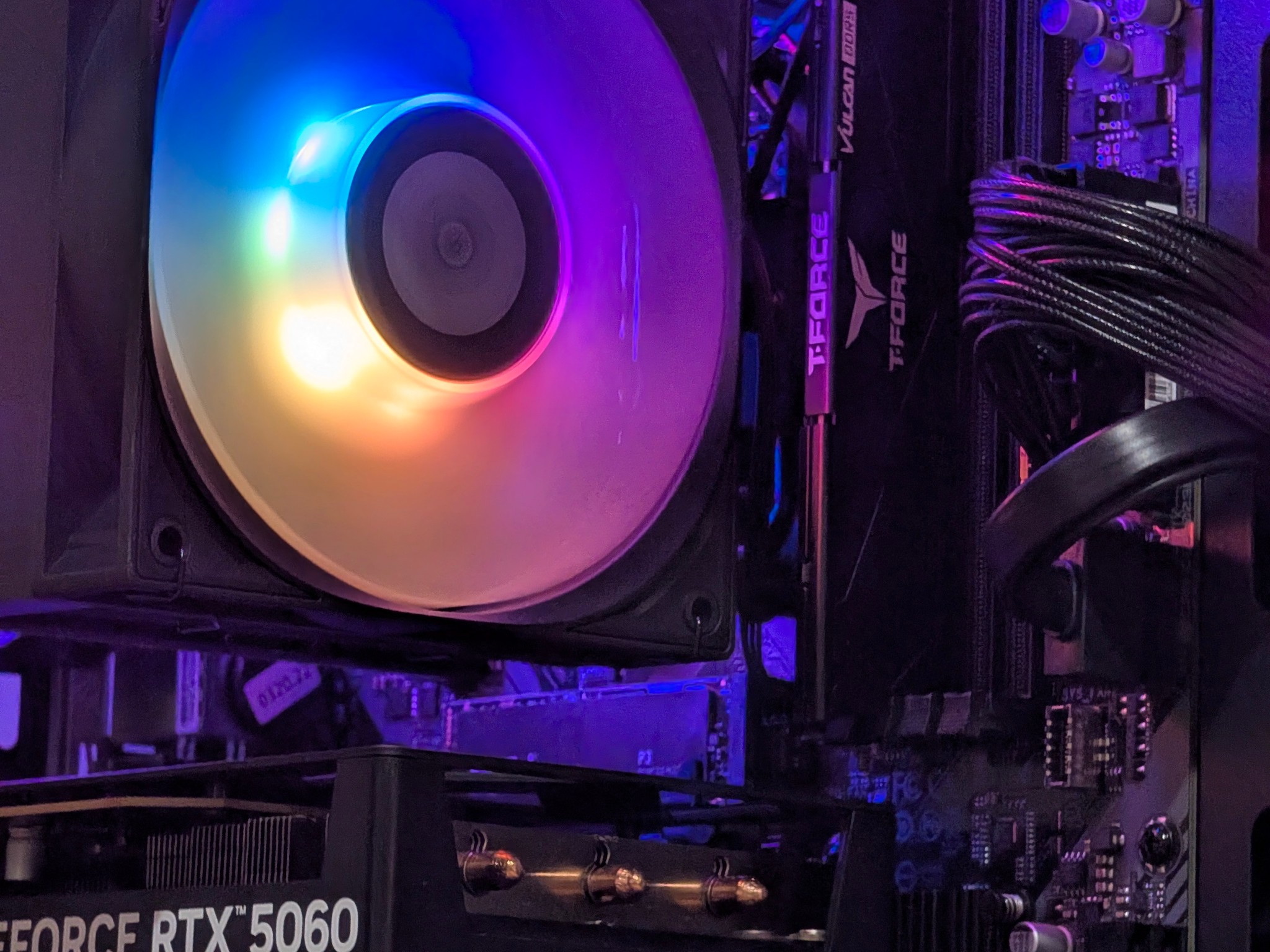 🌈🖤Ryzen 5 8400F | RTX 5060 | 16GB DDR5 | 1TB SSD | Gaming PC🖤🌈