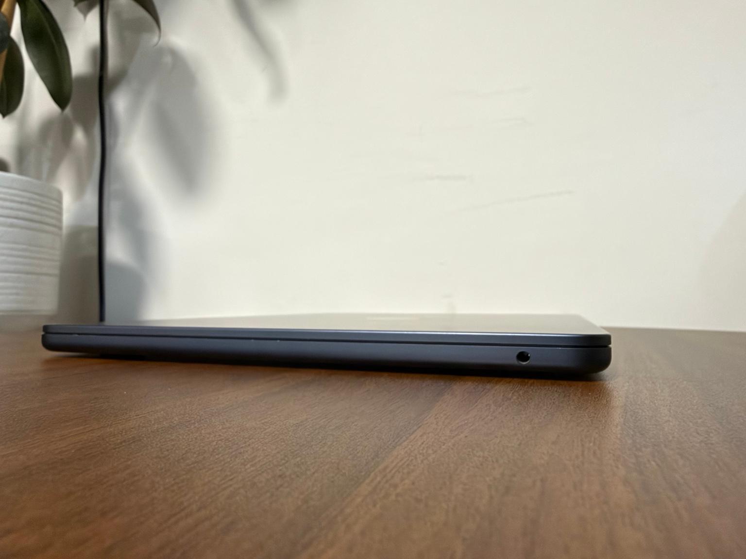 Apple MacBook Air M2 2022 | 8GB RAM | 256GB SSD | 13.6" Retina