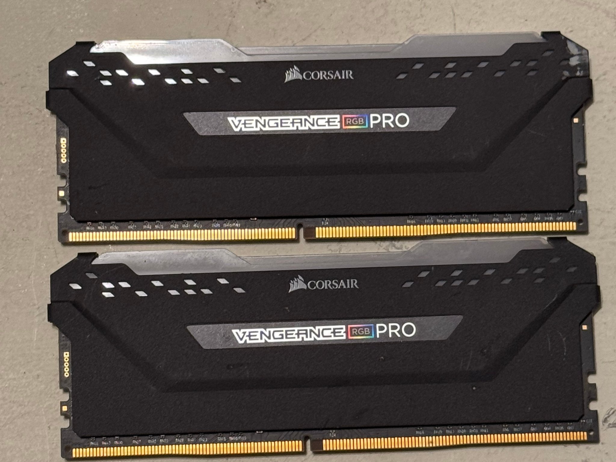 Corsair Vengeance RGB Pro 32GB (2 x 16GB) DDR4 DRAM 3600MHz C18 Memory Kit