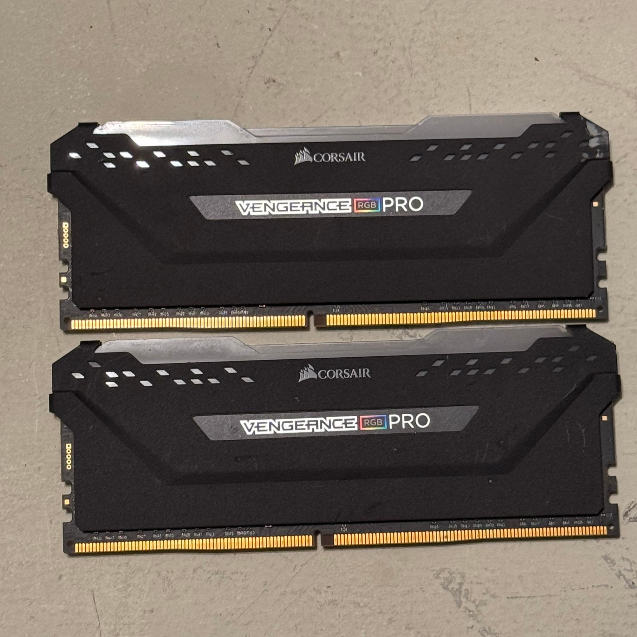 Corsair Vengeance RGB Pro 32GB (2 x 16GB) DDR4 DRAM 3600MHz C18 Memory Kit