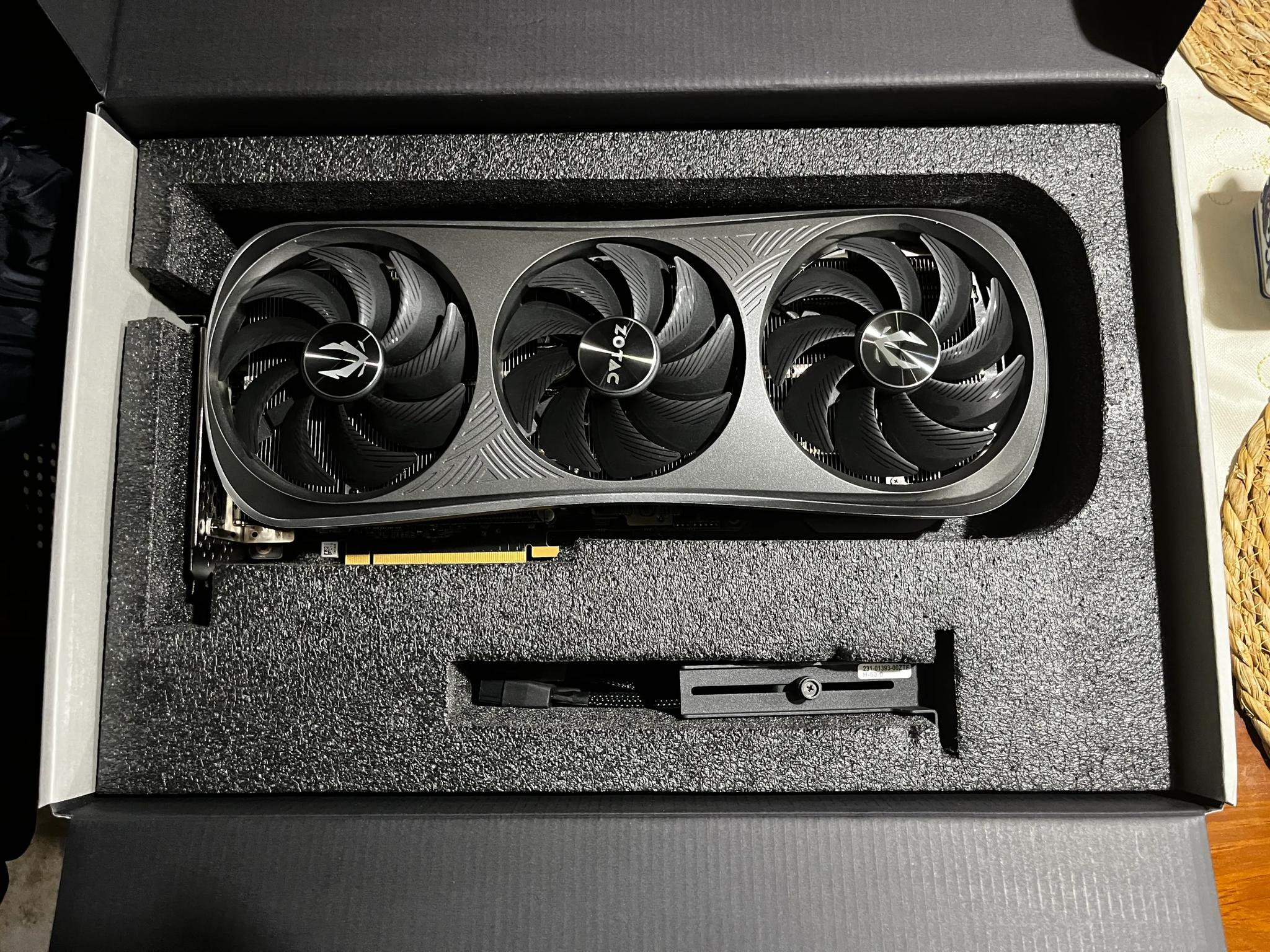 ZOTAC GAMING GeForce RTX 4090 Trinity OC DLSS 3 24GB GDDR6X 384-bit 21 Gbps PCIE 4.0 GPU