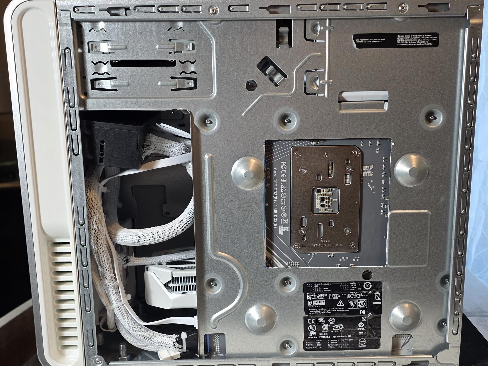 White Hi End Gaming PC Sleeper Custom AMD Ryzen 7 9700x RX 9060 xt 16gb 32gb ddr5 4TB NVME