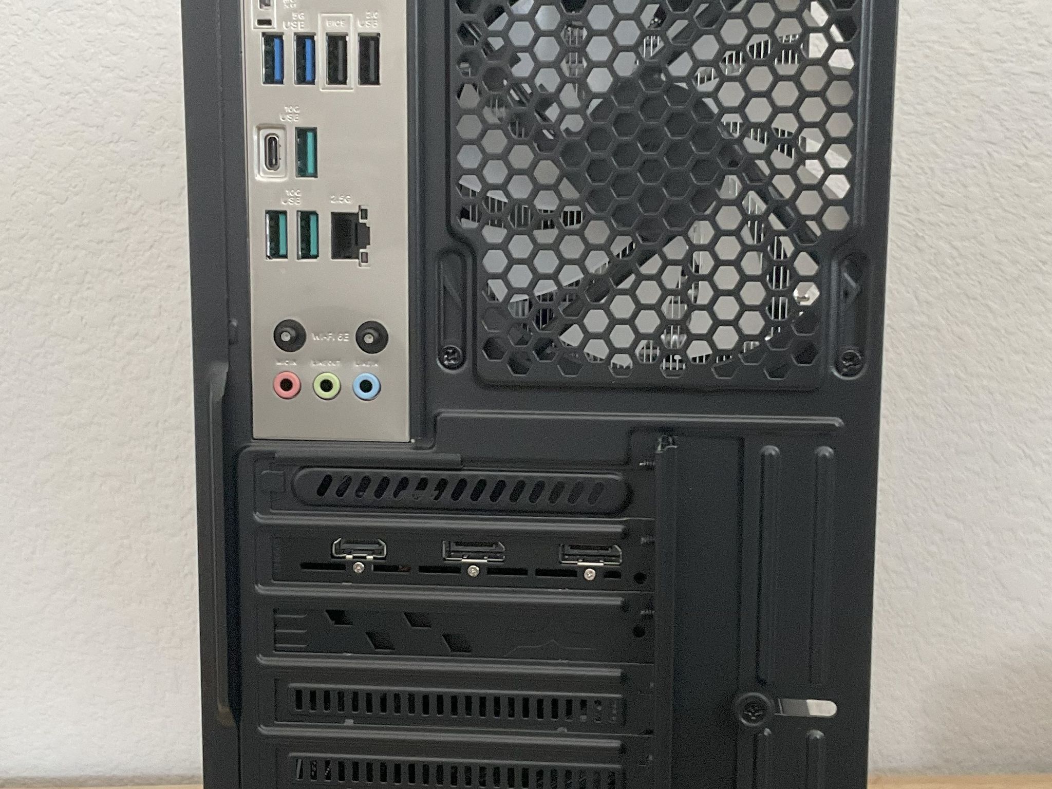 Ryzen 5 7600X + AMD RX 9060 XT + 32 GB DDR5 RAM - 1440p Gaming