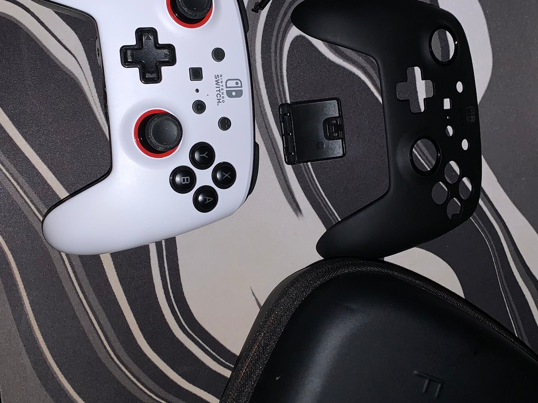 Nintendo switch bundle!!!! Comes with games and a Nintendo switch controller!!