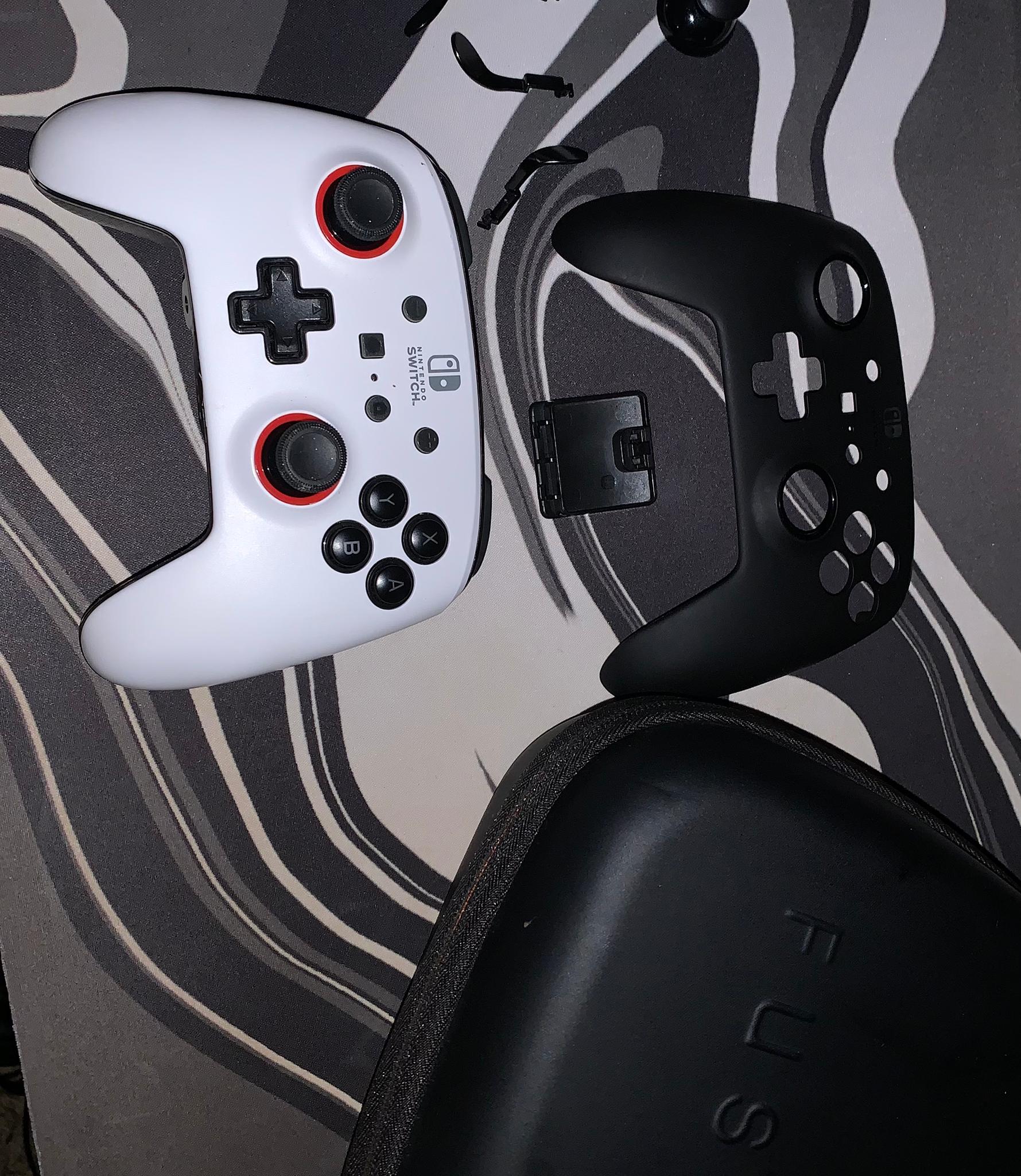 Nintendo switch bundle!!!! Comes with games and a Nintendo switch controller!!