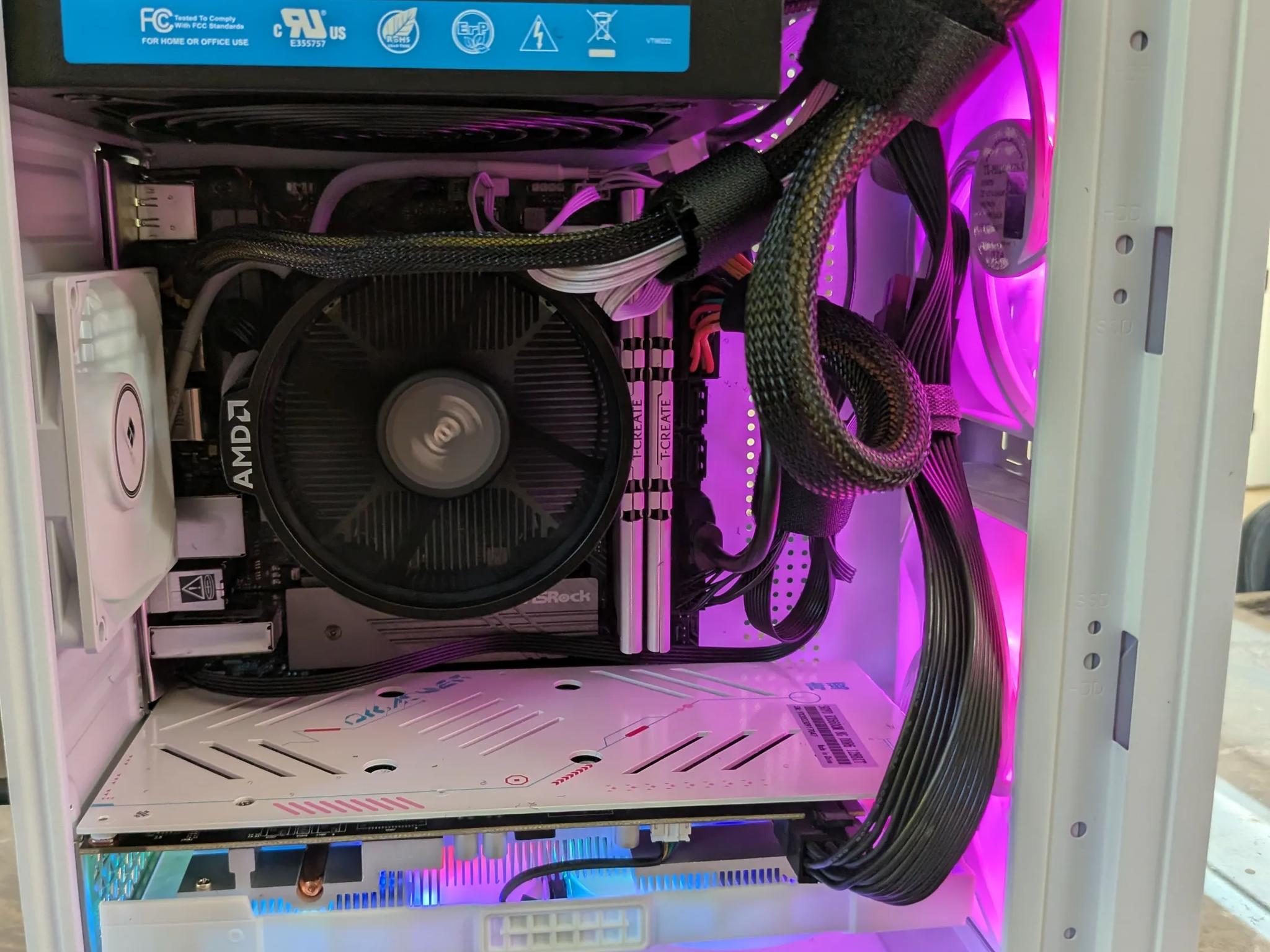 1080p Budget ITX - Ryzen 5 5600, RX 6600M, 32 GB RAM, 2 TB Gen 4 NVME, RGB