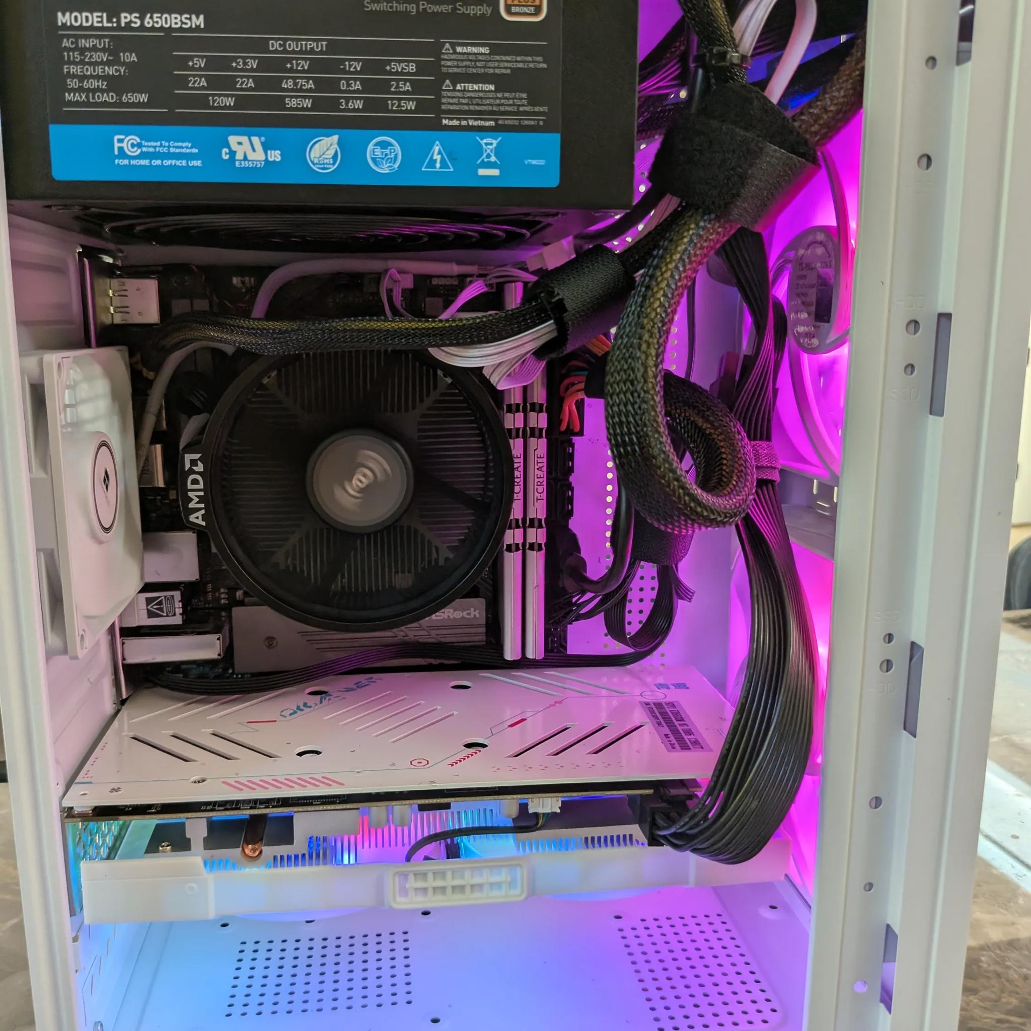 1080p Budget ITX - Ryzen 5 5600, RX 6600M, 32 GB RAM, 2 TB Gen 4 NVME, RGB