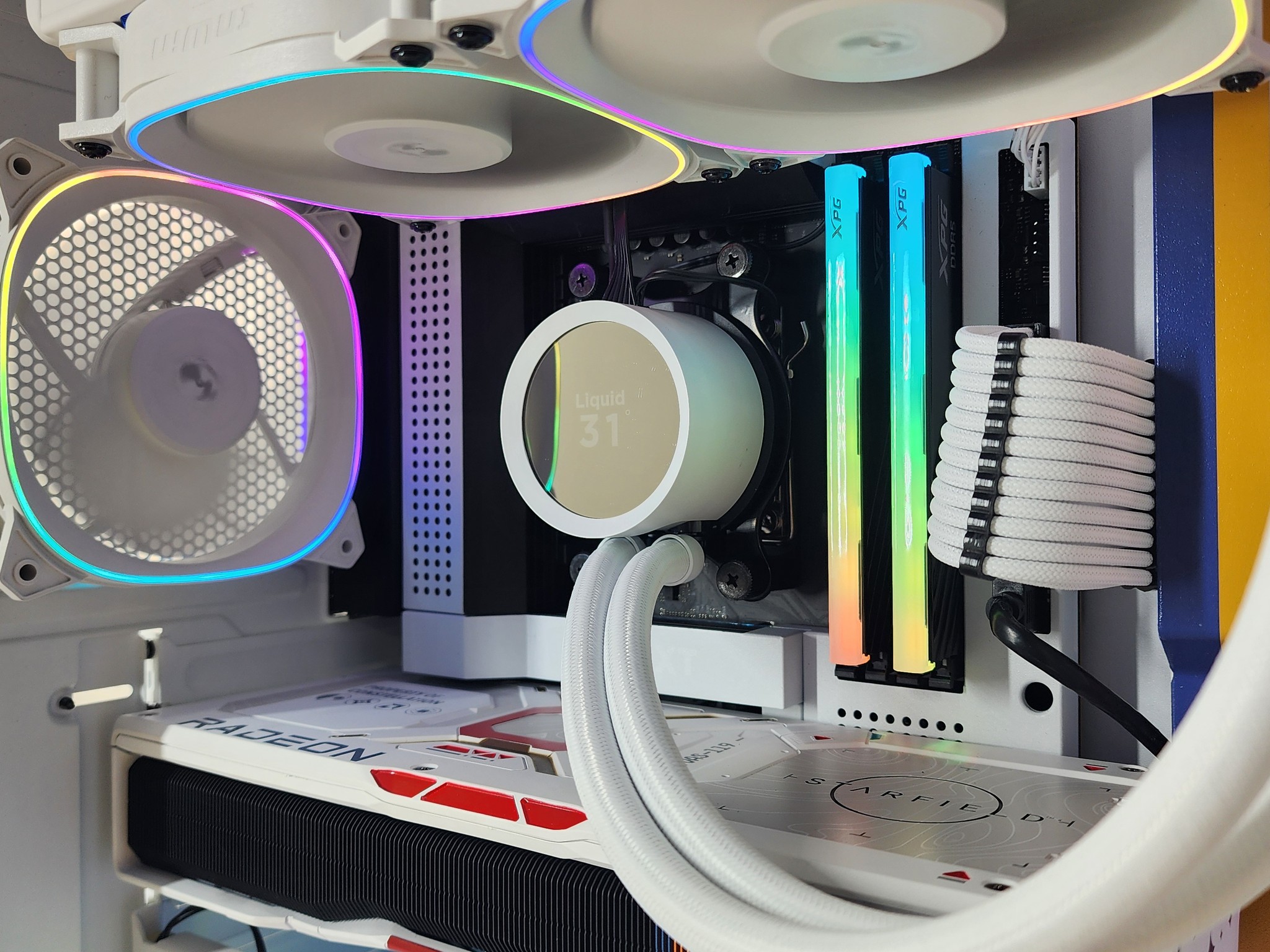 Gaming PC Ryzen 7 7800X3D 32GB RAM 2TB SSD RX 7900 XTX 24GB Windows 11 Computer