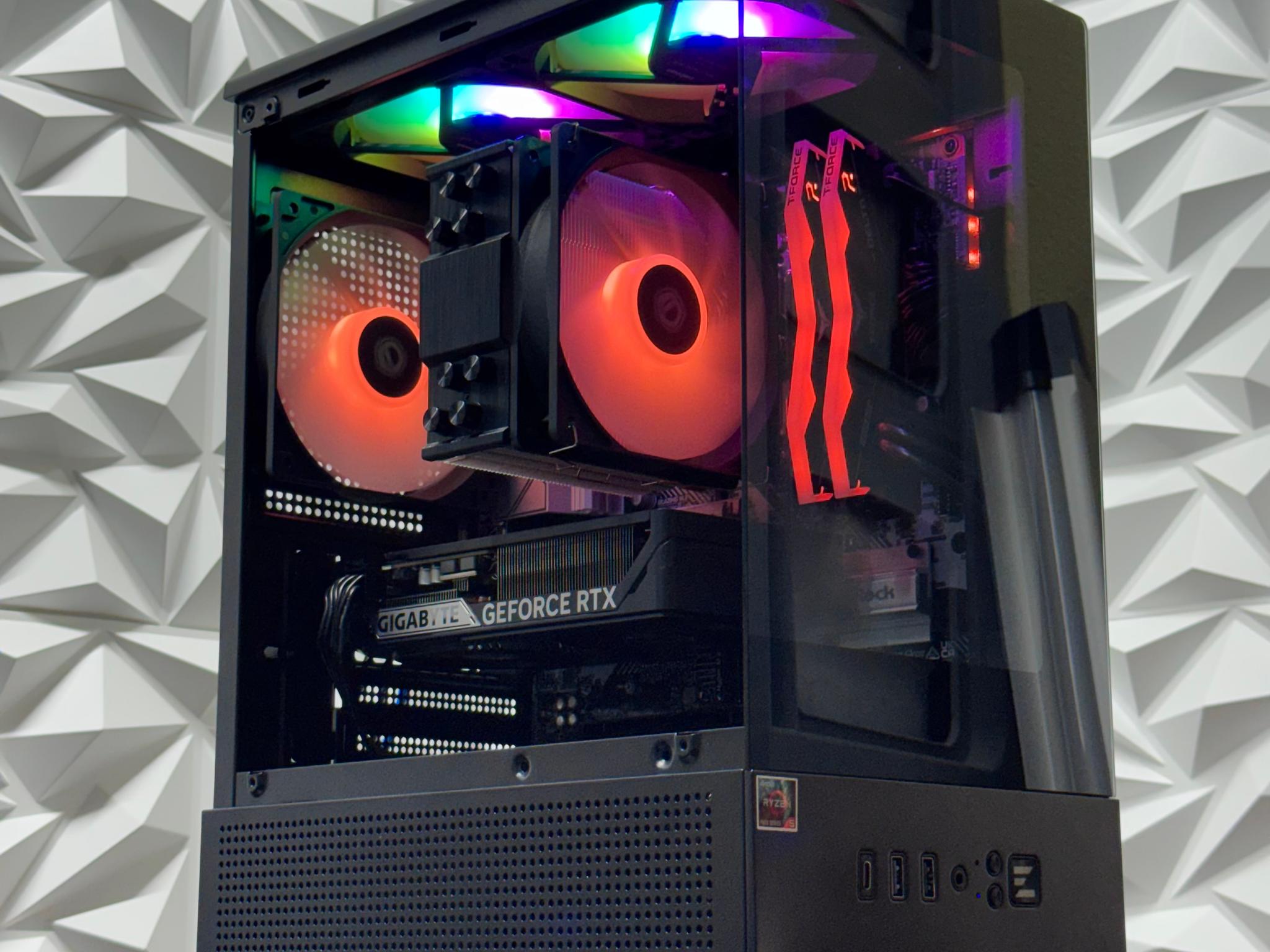 RTX 5060 / Ryzen 5 7600x / 16GB 6000MHz DDR5 / 500GB P310 Crucial ssd / windows 11 pro