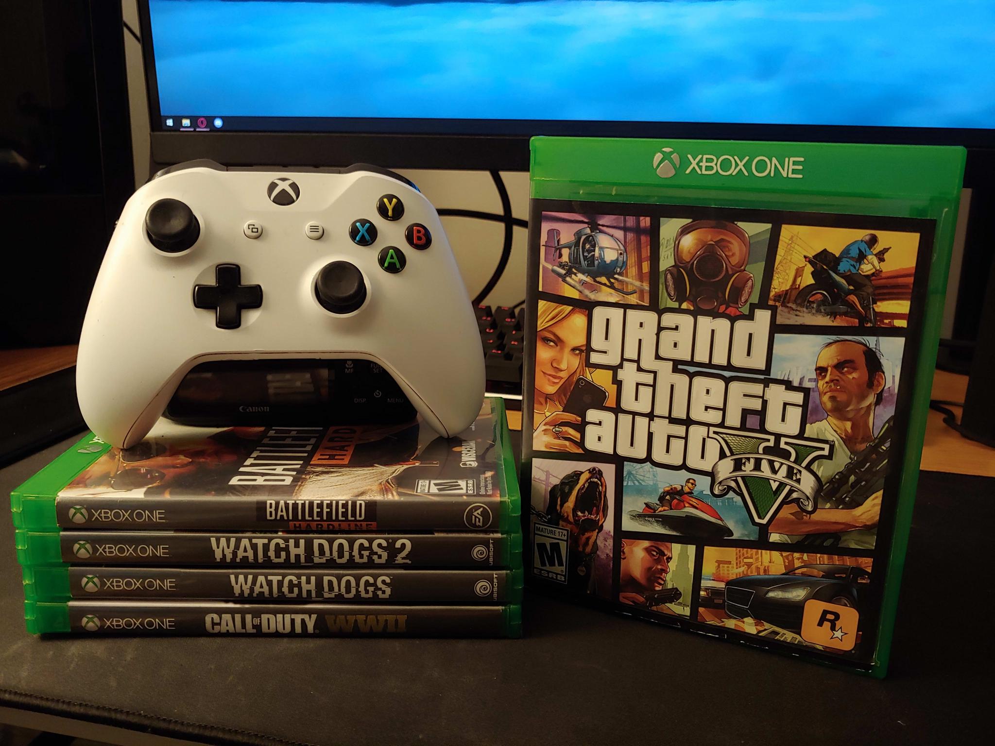 Xbox One S + Controller + Games
