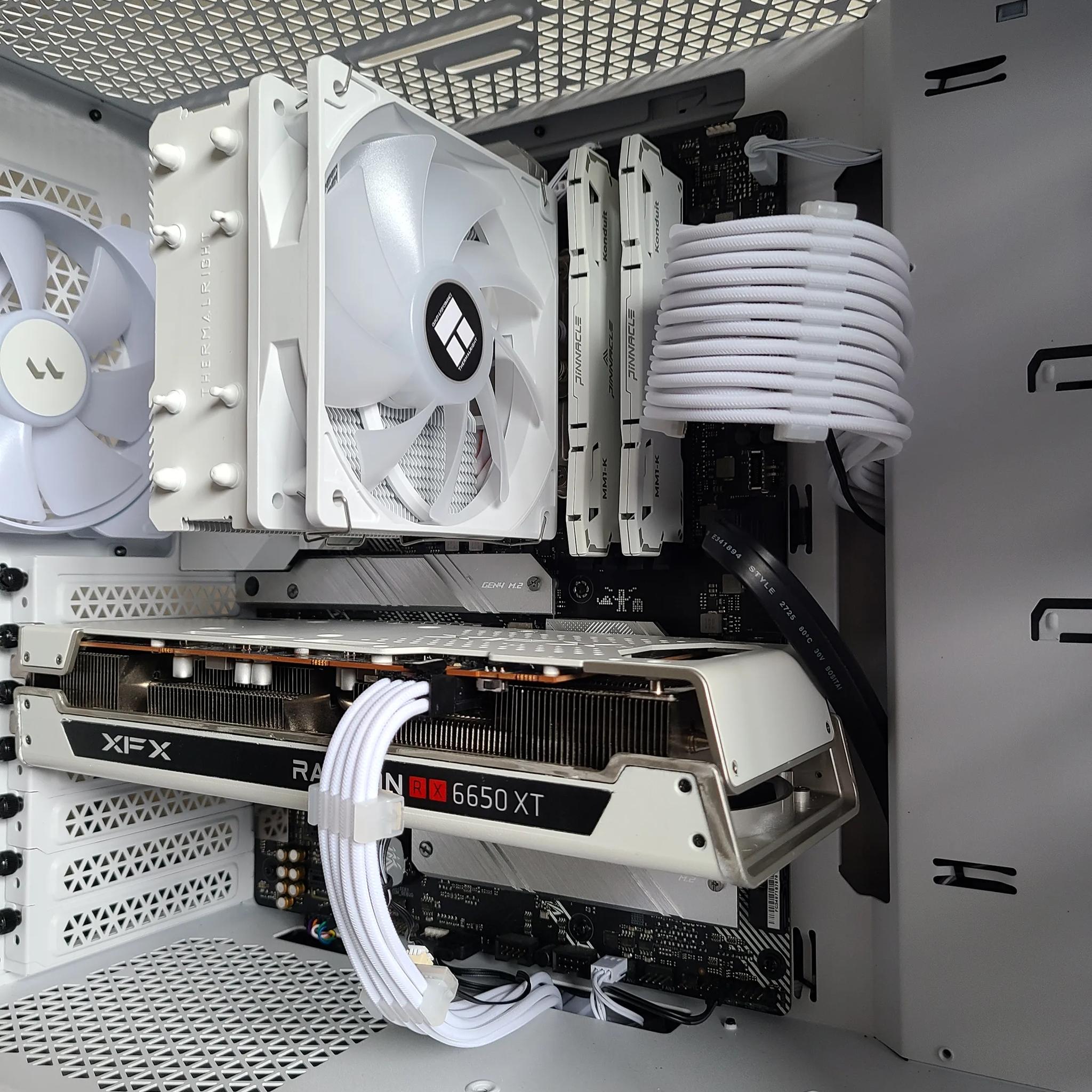 RX 6650 XT | Intel i5 11600K | 1TB Gen4 NVME | 32GB 3200MHz RAM