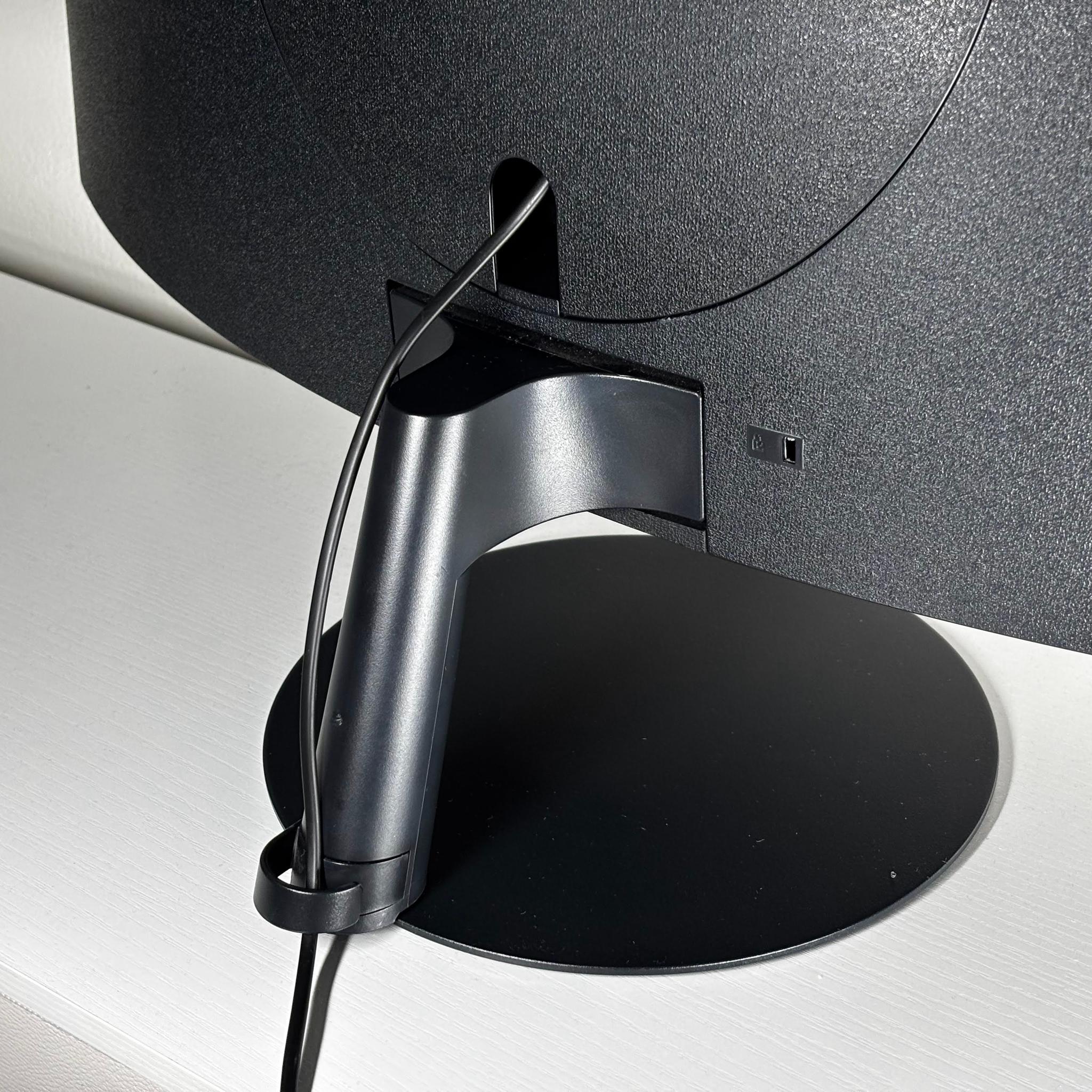 Samsung 27" Curved Monitor - 1080p, 75Hz, with Free-Sync. Includes Power Cable and Detachable Stand.
