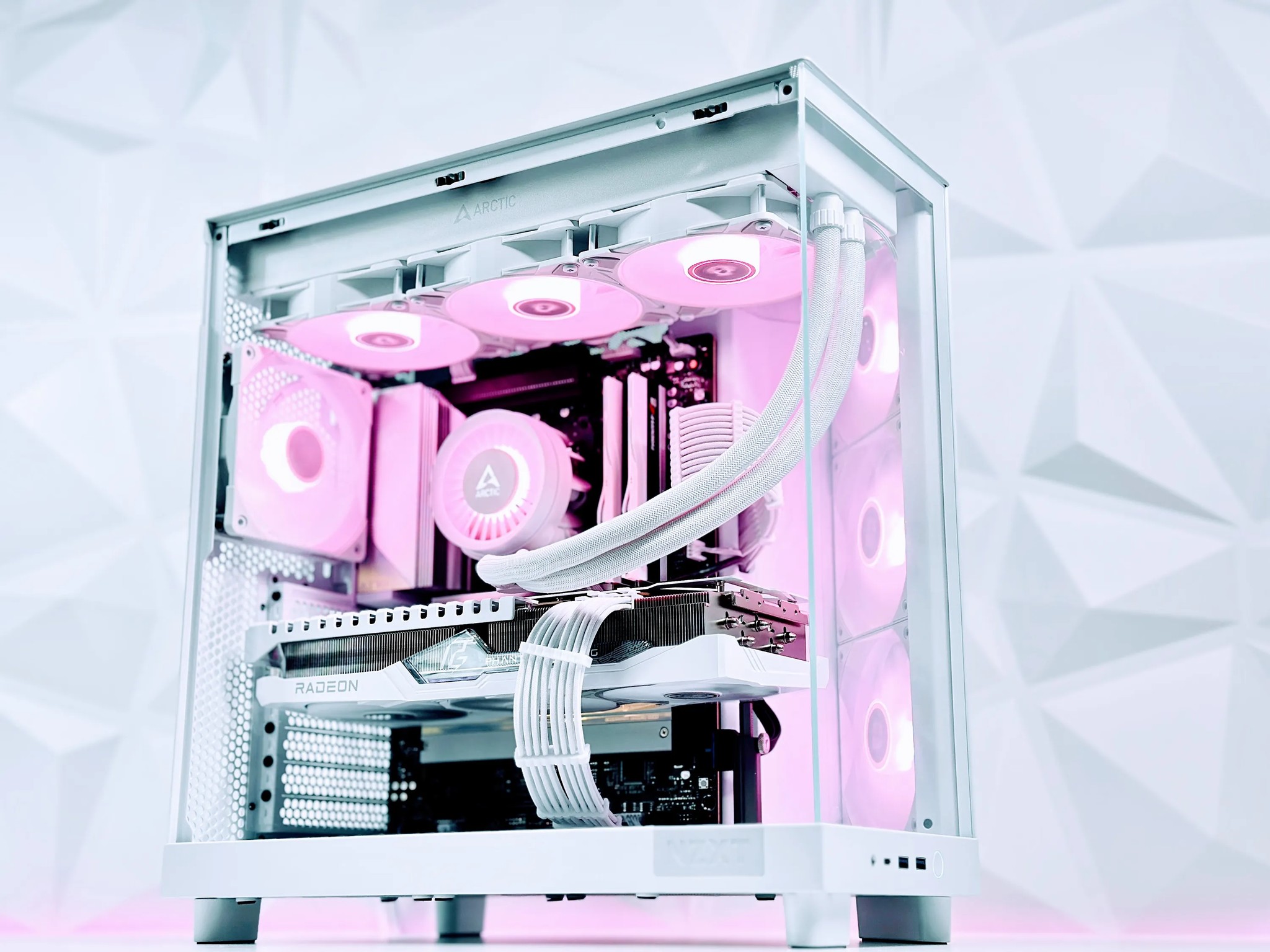 ❄️🤍🐻‍❄️Artic⚪AMD RX 7900 XT 20GB⚪AMD Ryzen 7 7700⚪32GB DDR5⚪1TB NVME