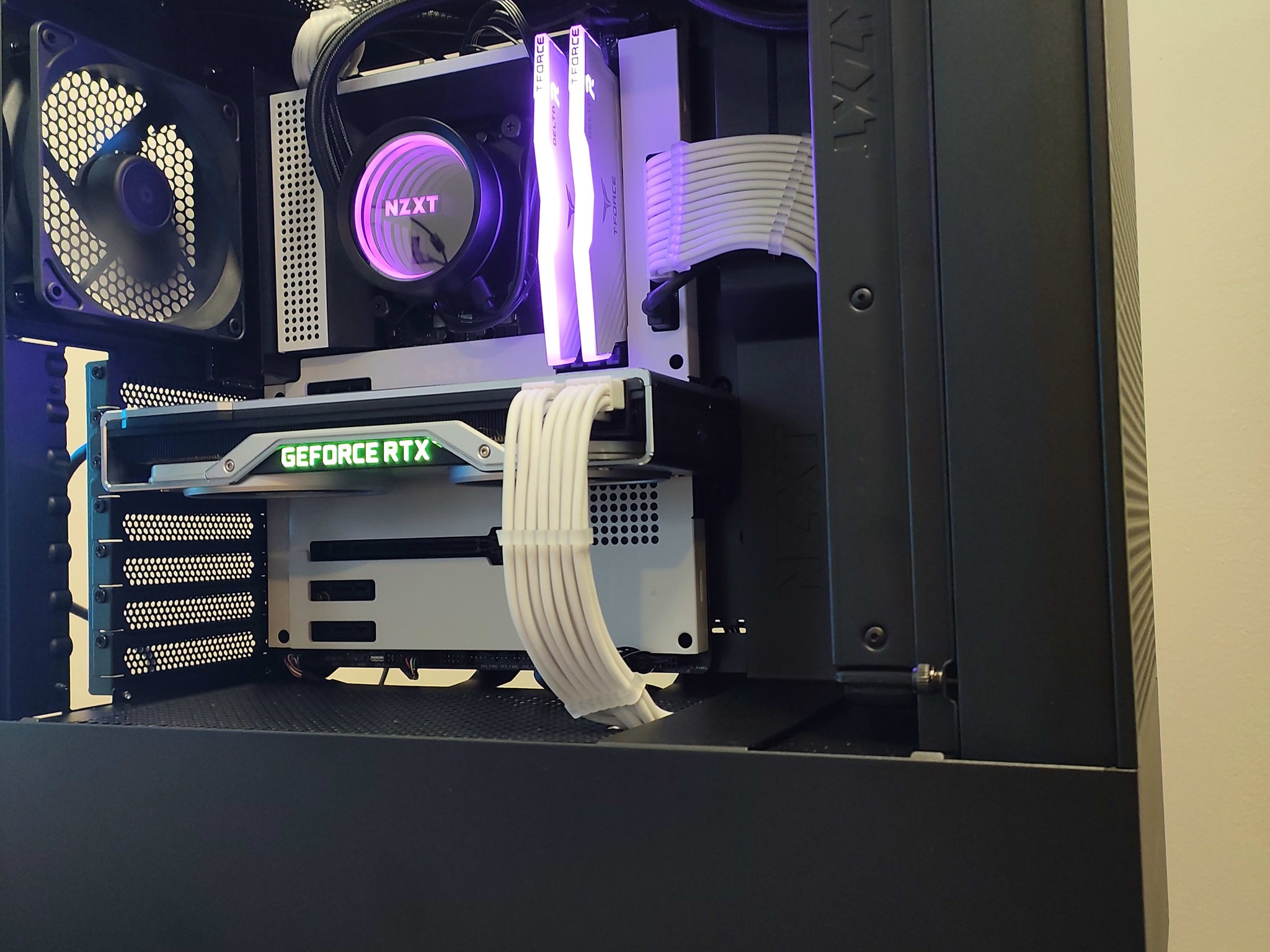 NZXT H510 Flow Minimal RGB Build! 11600k | 2x8GB 3600Mhz Ram | 1TB PCIE 4.0 NVME | RTX 2080 Super