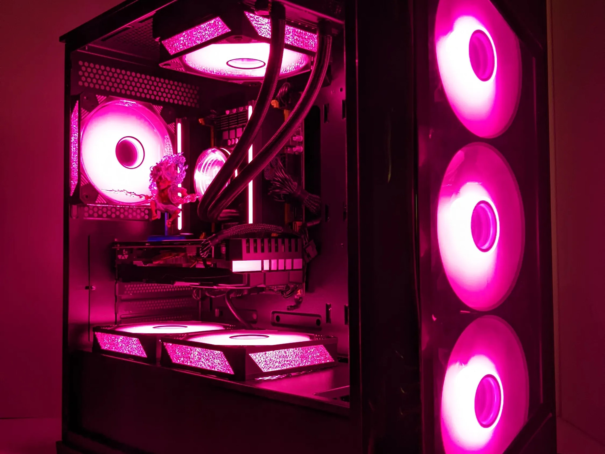ヒドゥンドラゴン| RTX2060 Super| Intel@8-cores & 16-threads| 16GB DDR4| 1TB SSD| Windows 11 Pro