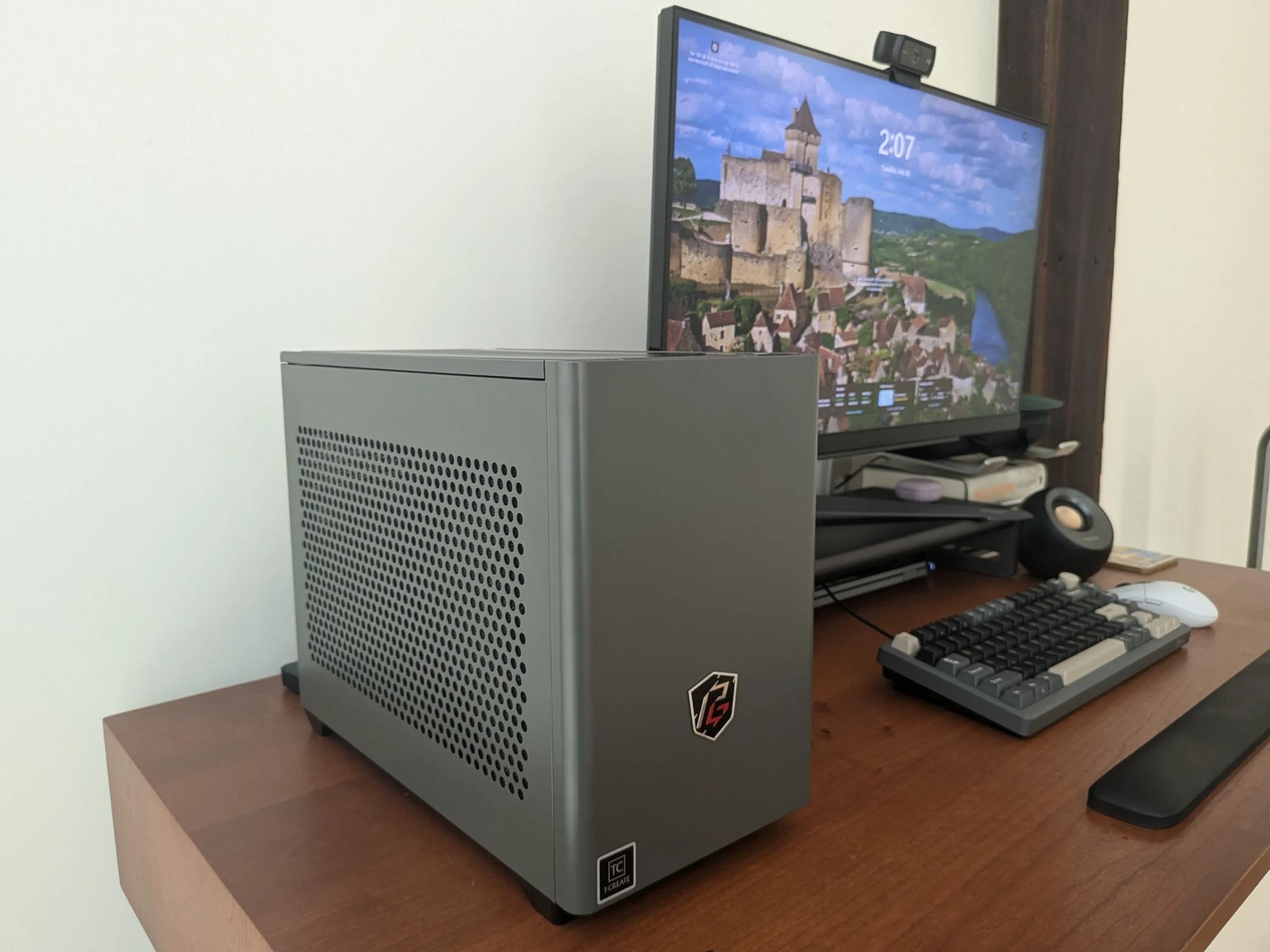 Liquid Cooled NR200 Gaming PC - AMD Ryzen 7 7800X3D, RTX 4070 Ti Super, 32 GB DDR5 RAM, 2 TB SSD