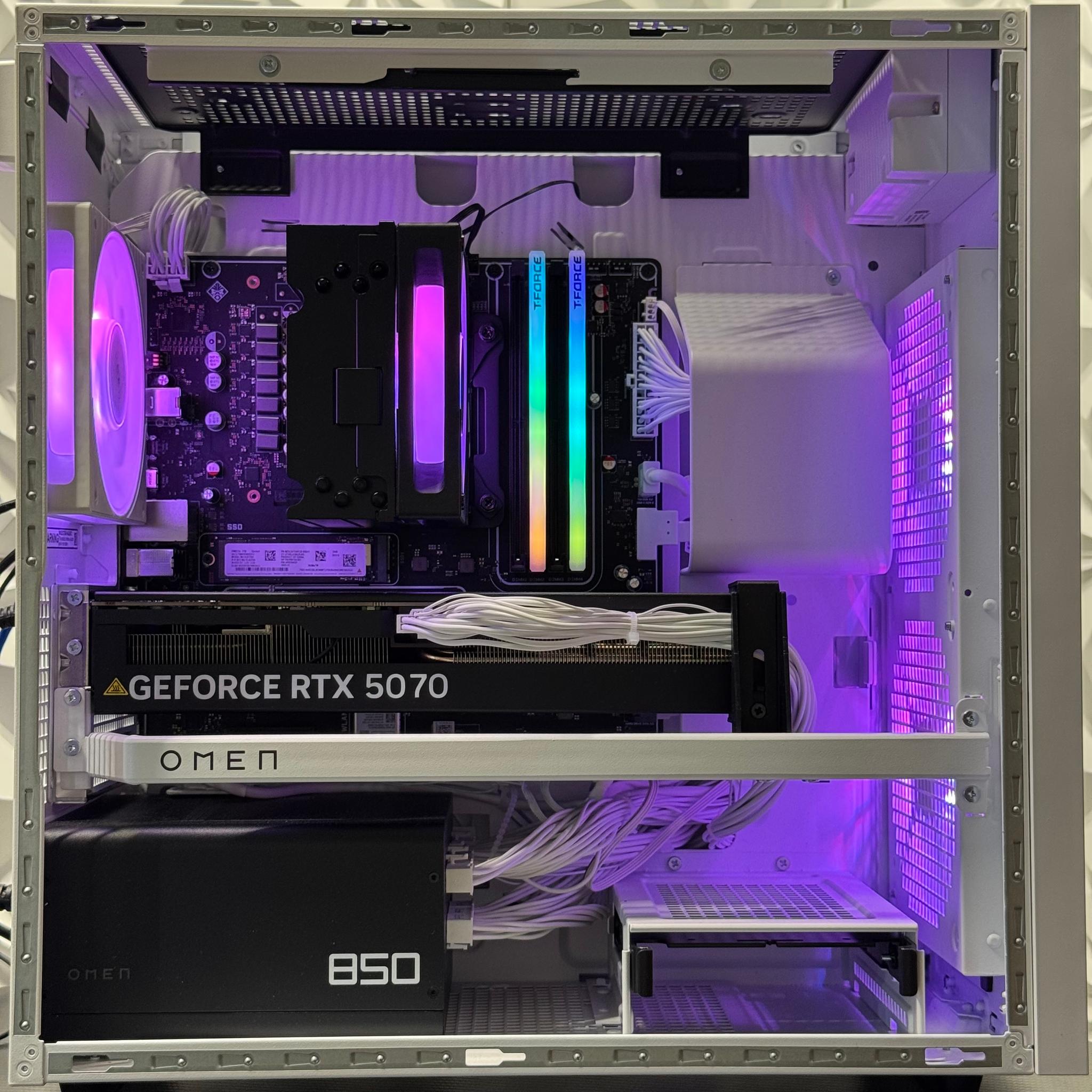 Rtx 5070 Pc / Ryzen 7 8700F / 16GB DDR5 Ram / 1TB m.2 Nvme ssd / gaming pc / desktop computer