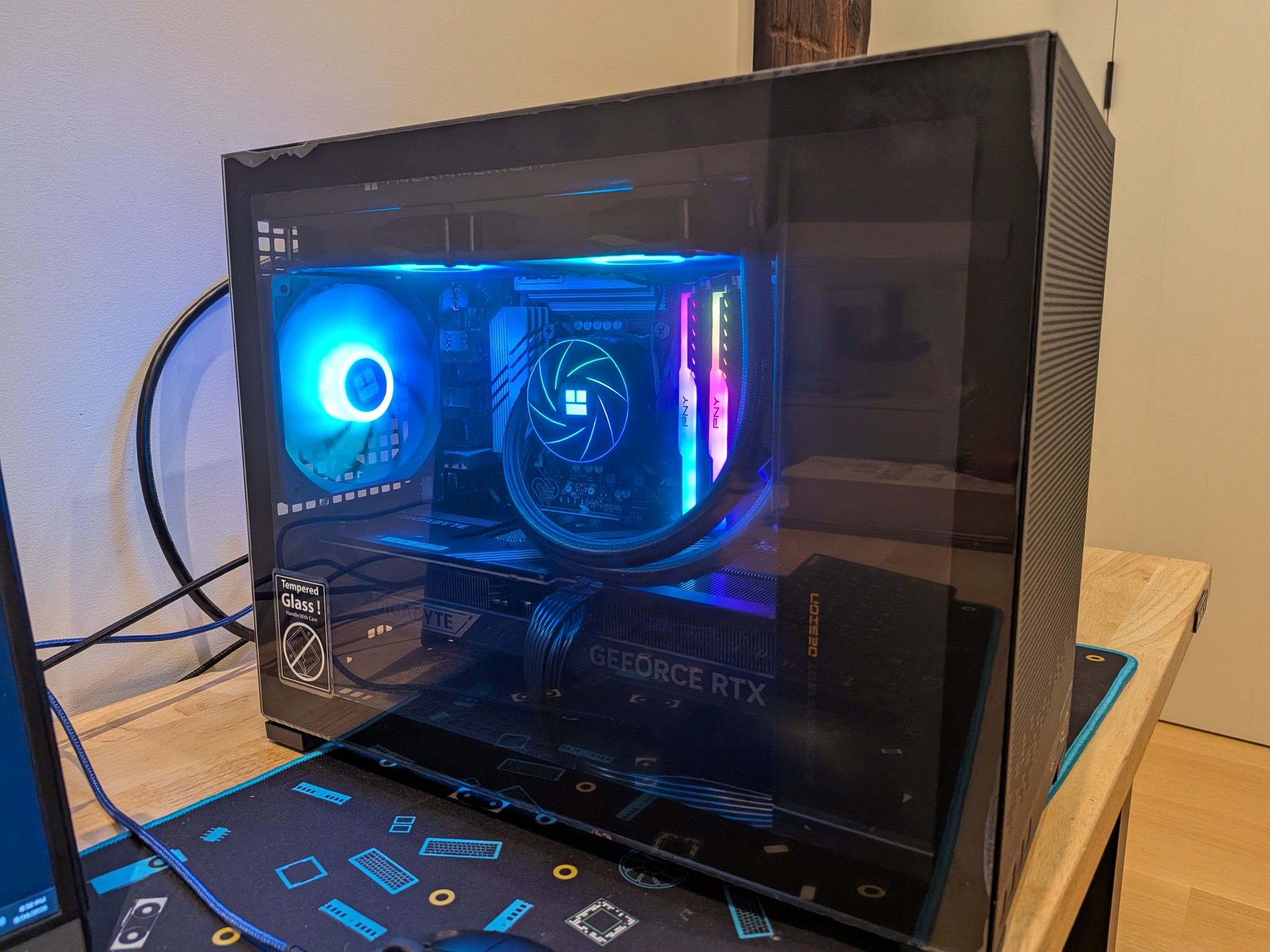 4K Powerhouse - RTX 5070 Ti, Core Ultra 7 265F, 32 GB DDR5, 1 TB Gen 4 NVME, Liquid Cooled, RGB
