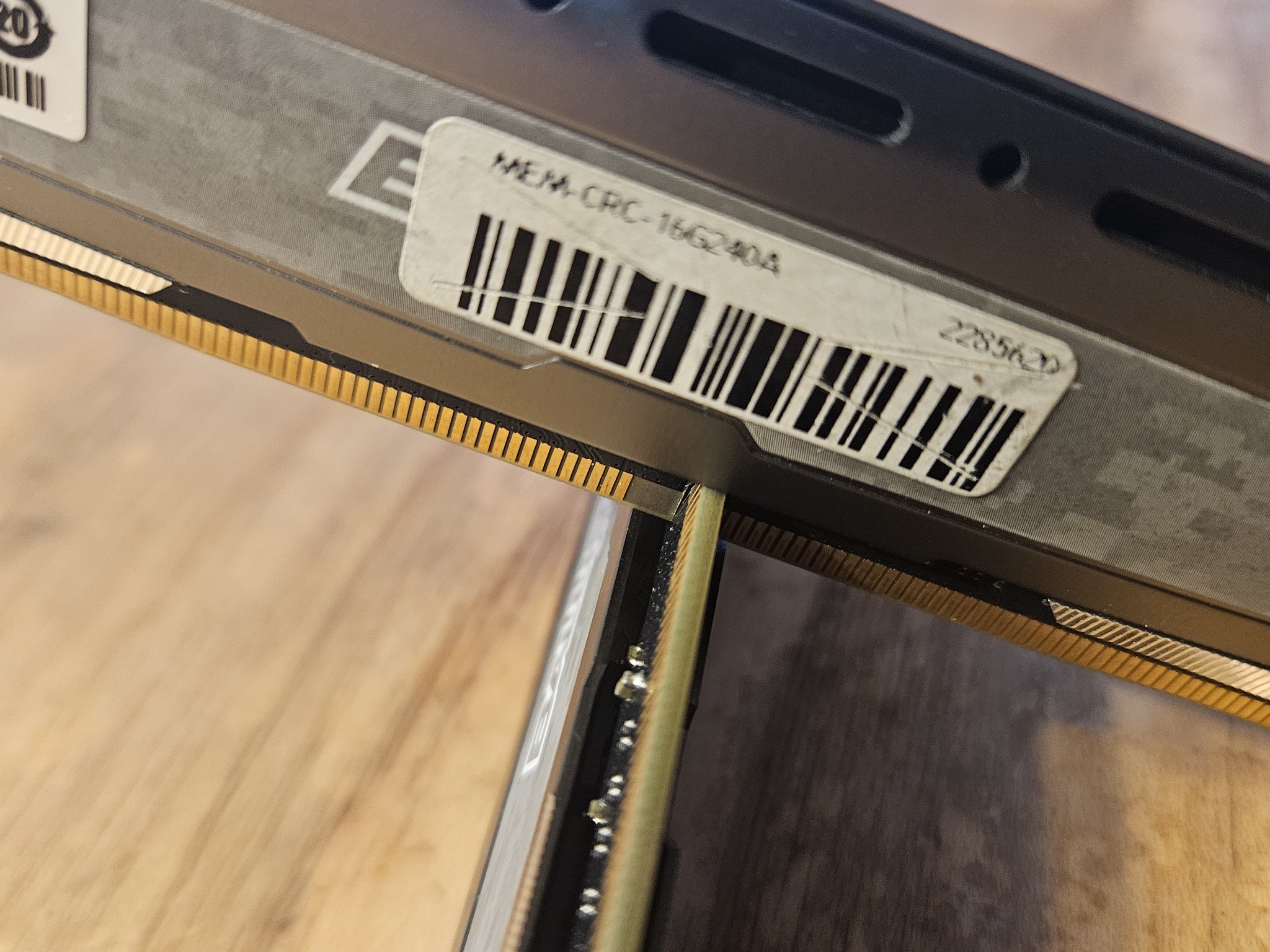 Crucial ballistix 32gb 2400mhz ddr4
