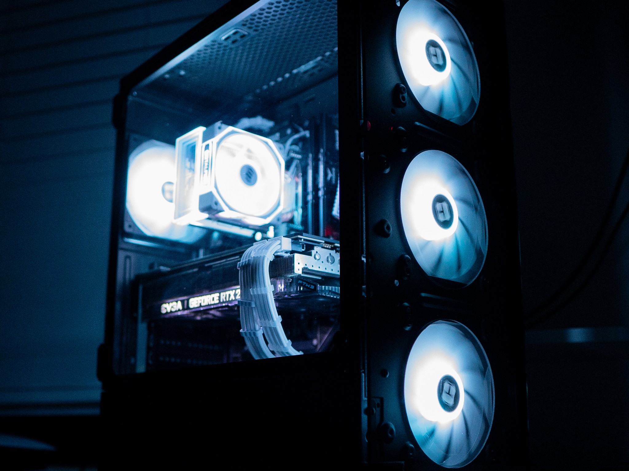 ⚪🟣 | NVIDIA RTX 2080Ti | RYZEN 5 3600X | 16GB DDR4 RAM | 1TB NVME SSD | Amethyst Achiever 2.0