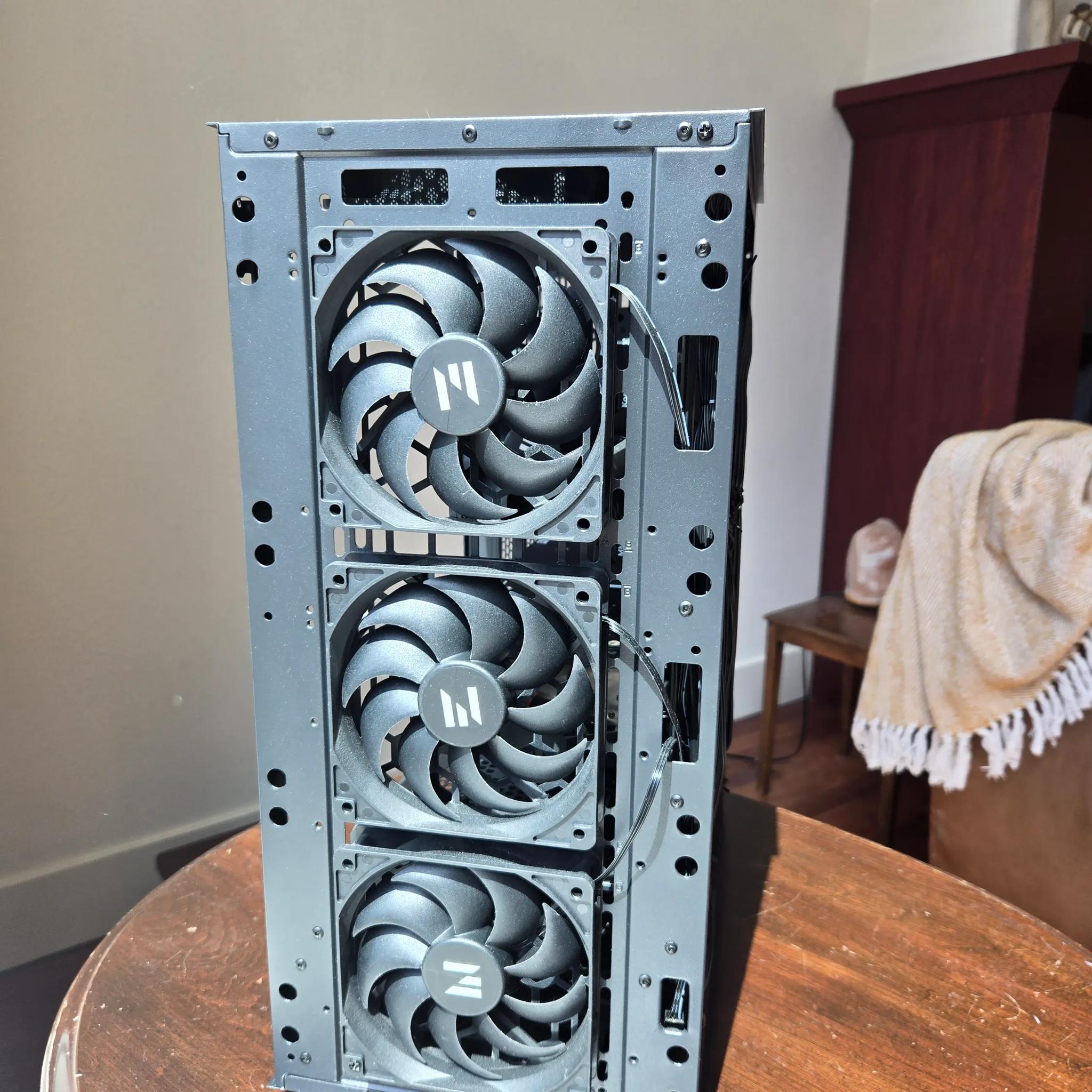 Gigabyte Aorus 5700xt, 32 gb ddR4, Samsung 980 1Tb SSD, Ryzen 7 3700x