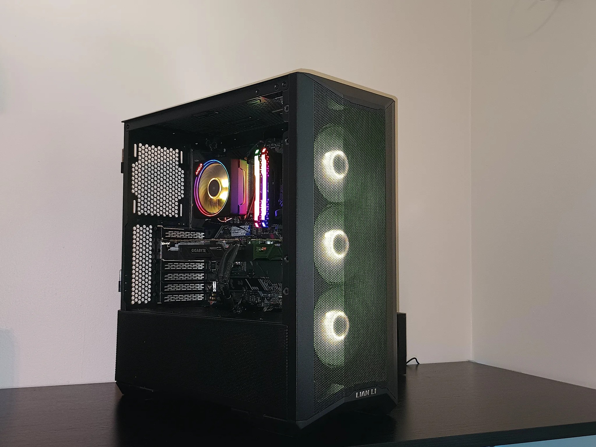 Summer Sale! Beginner's Dream Gaming PC! | R7 3700X | GTX 1070 8G | 16GB DDR4 RAM |