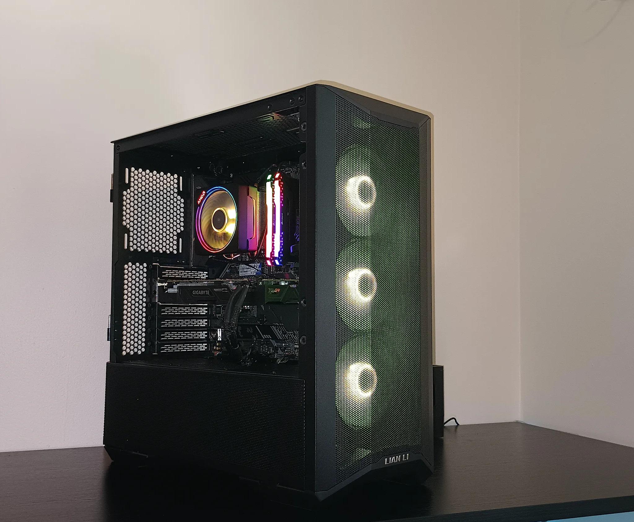 Summer Sale! Beginner's Dream Gaming PC! | R7 3700X | GTX 1070 8G | 16GB DDR4 RAM |
