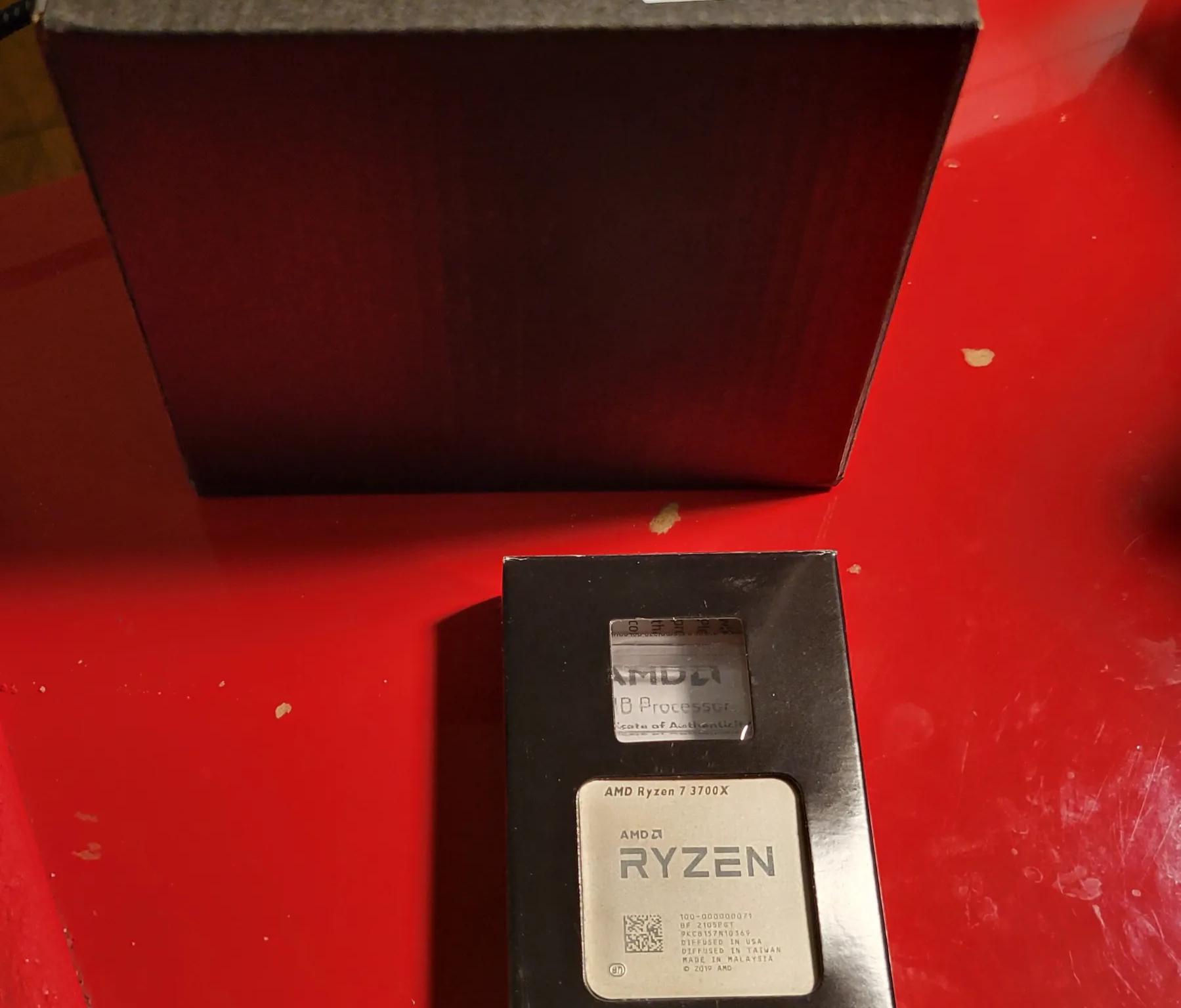 AMD Ryzen 3700X CPU includes Wraith cooler great condition/low use