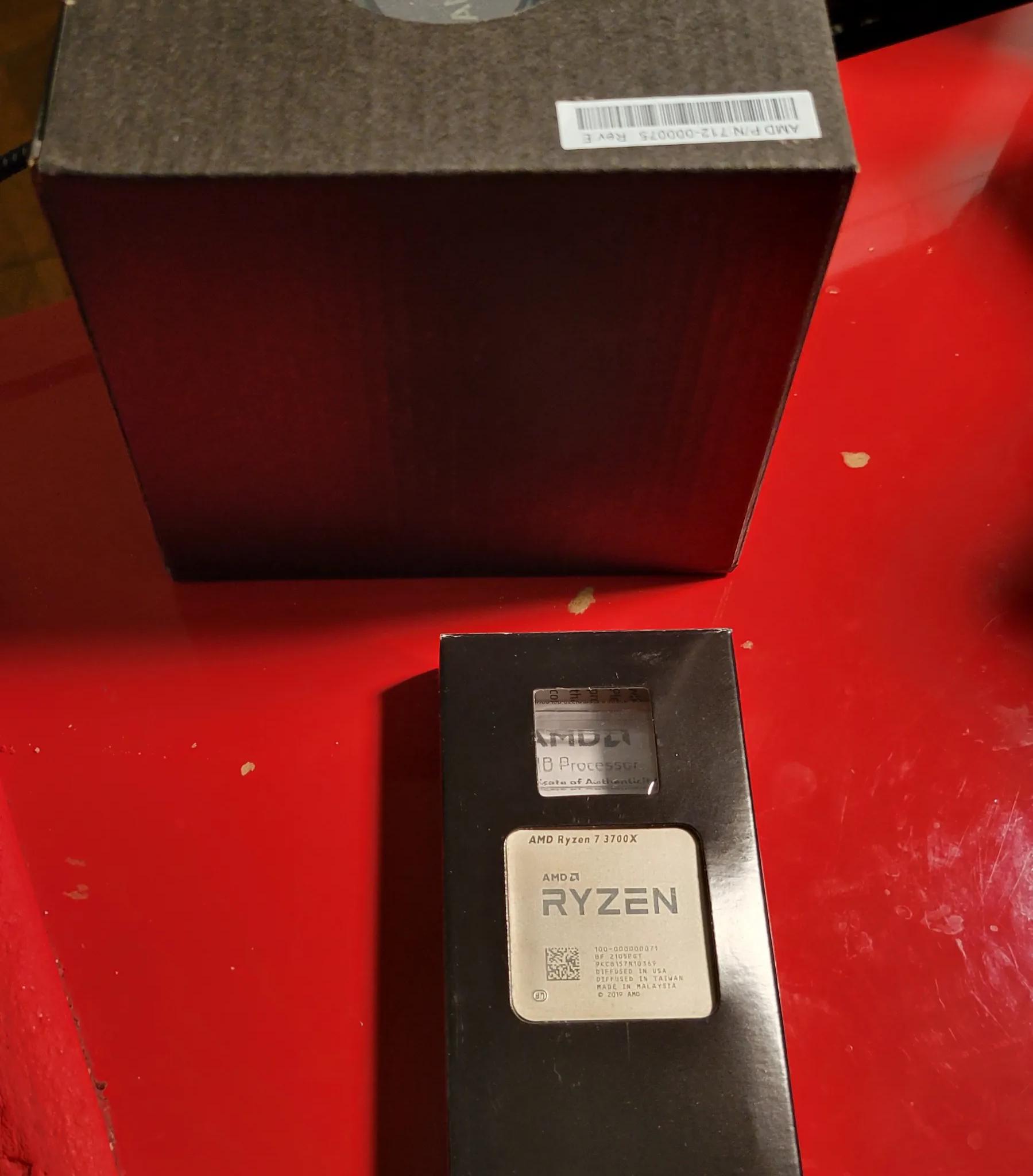 AMD Ryzen 3700X CPU includes Wraith cooler great condition/low use