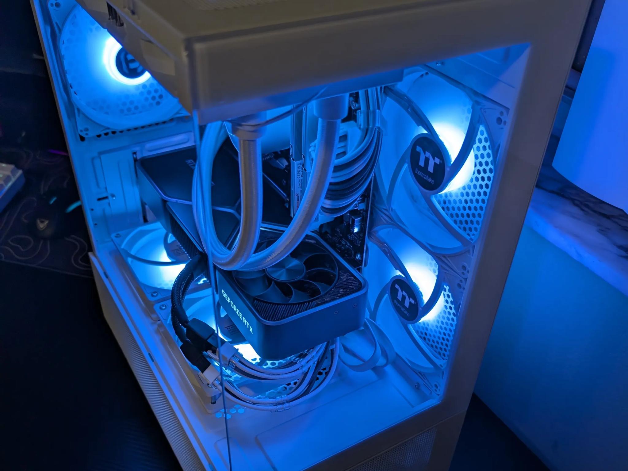 Compact High Perf Gamer - RTX 3080ti | R 7 5700x3d | 32 GB DDR4 3600 | 1 TB NVME